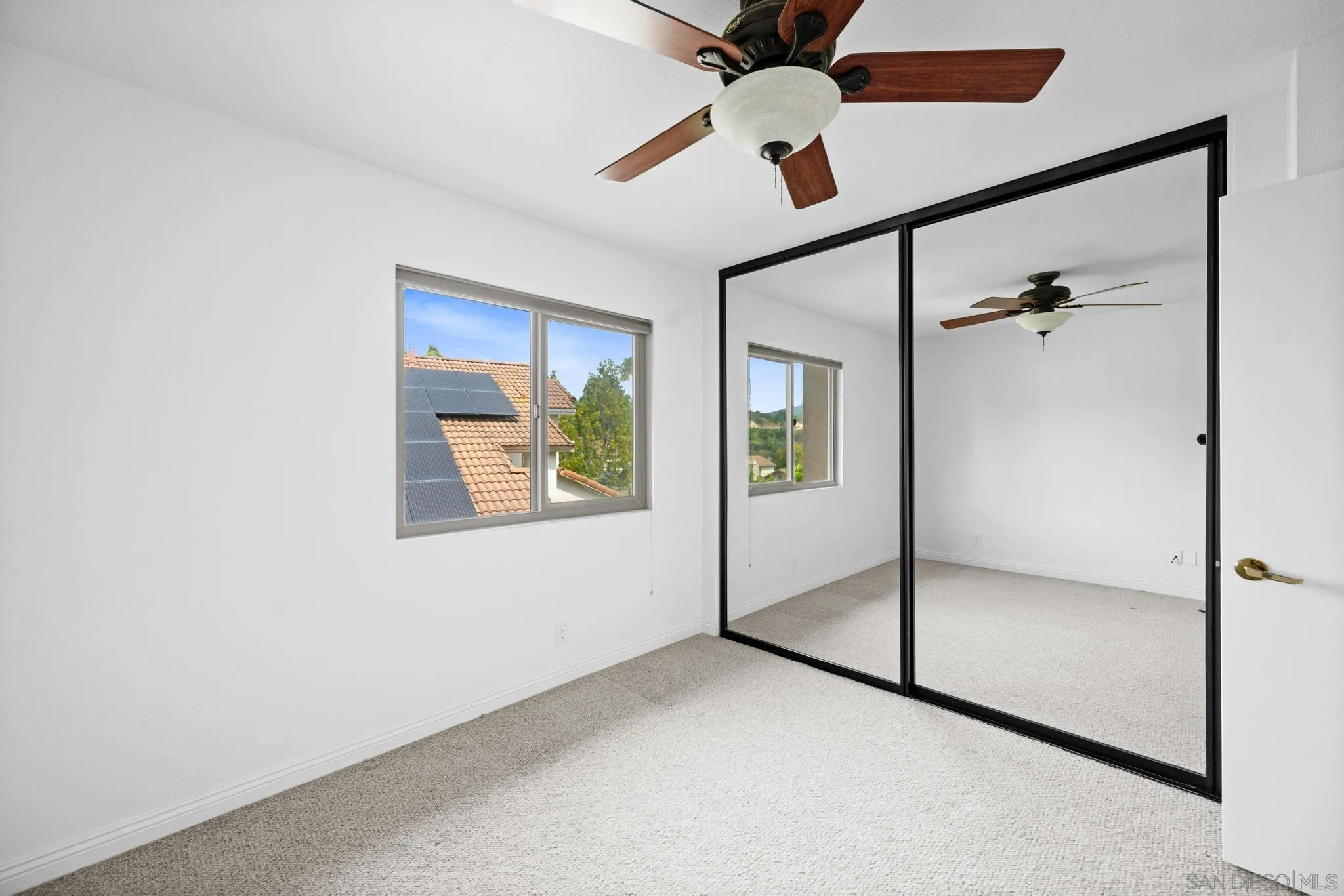 https://cdn.realtyfeed.com/cdn/127/260008225/59c3adcd43a8d085a432abdd37d874bd.webp