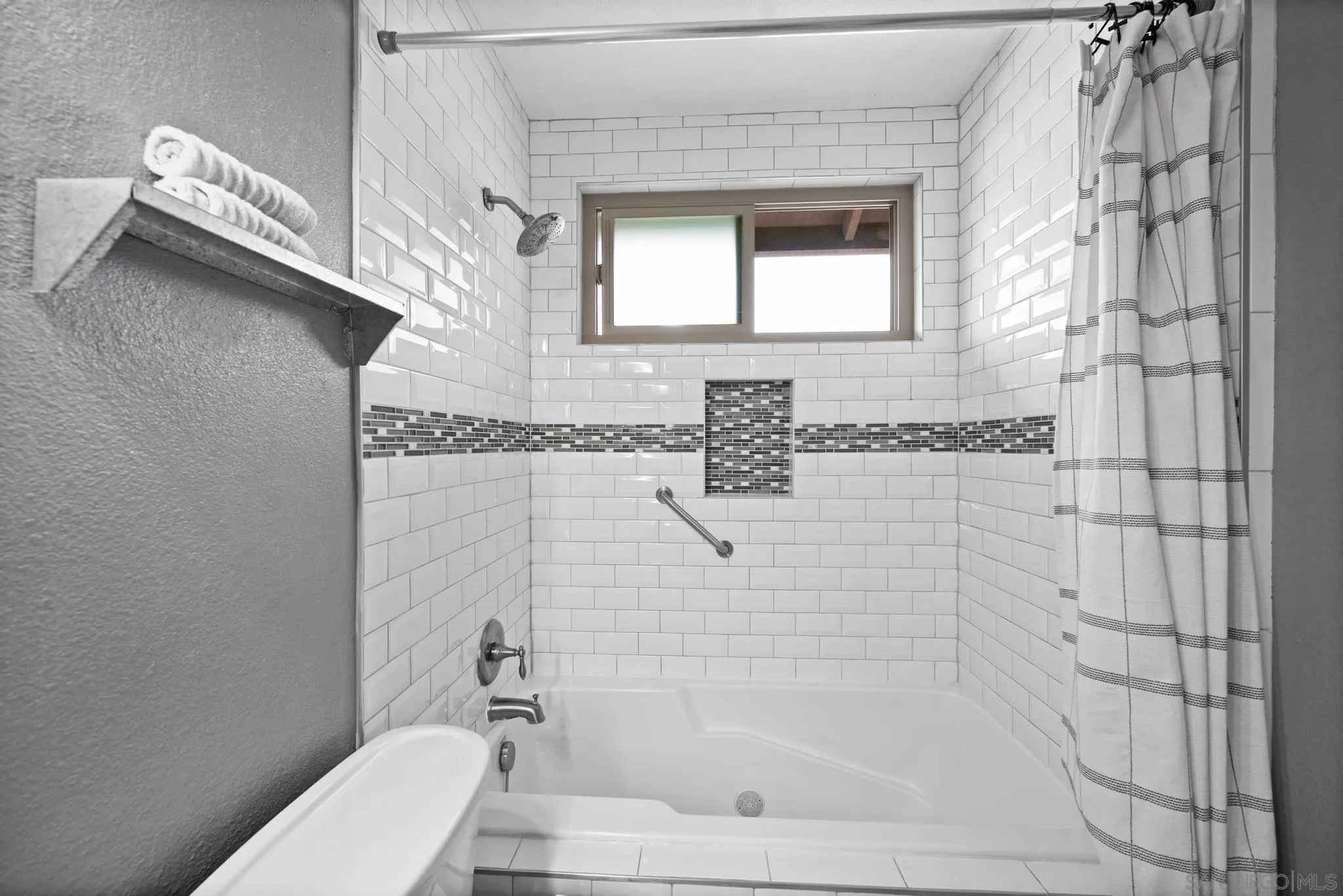 https://cdn.realtyfeed.com/cdn/127/260008225/5f042c15052c121888b1394e10eded63.webp