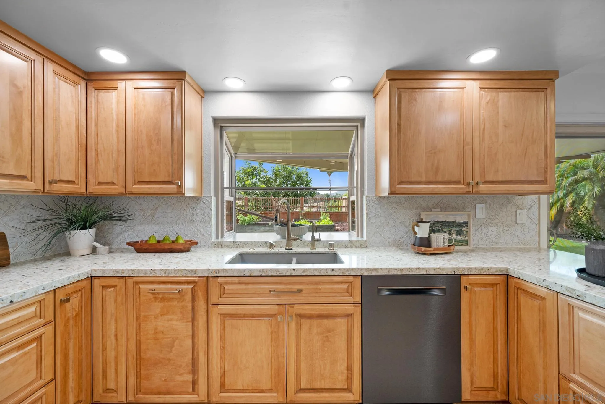 https://cdn.realtyfeed.com/cdn/127/260008225/6cafc4612140d8a2cdd1ae6bf63f717a.webp