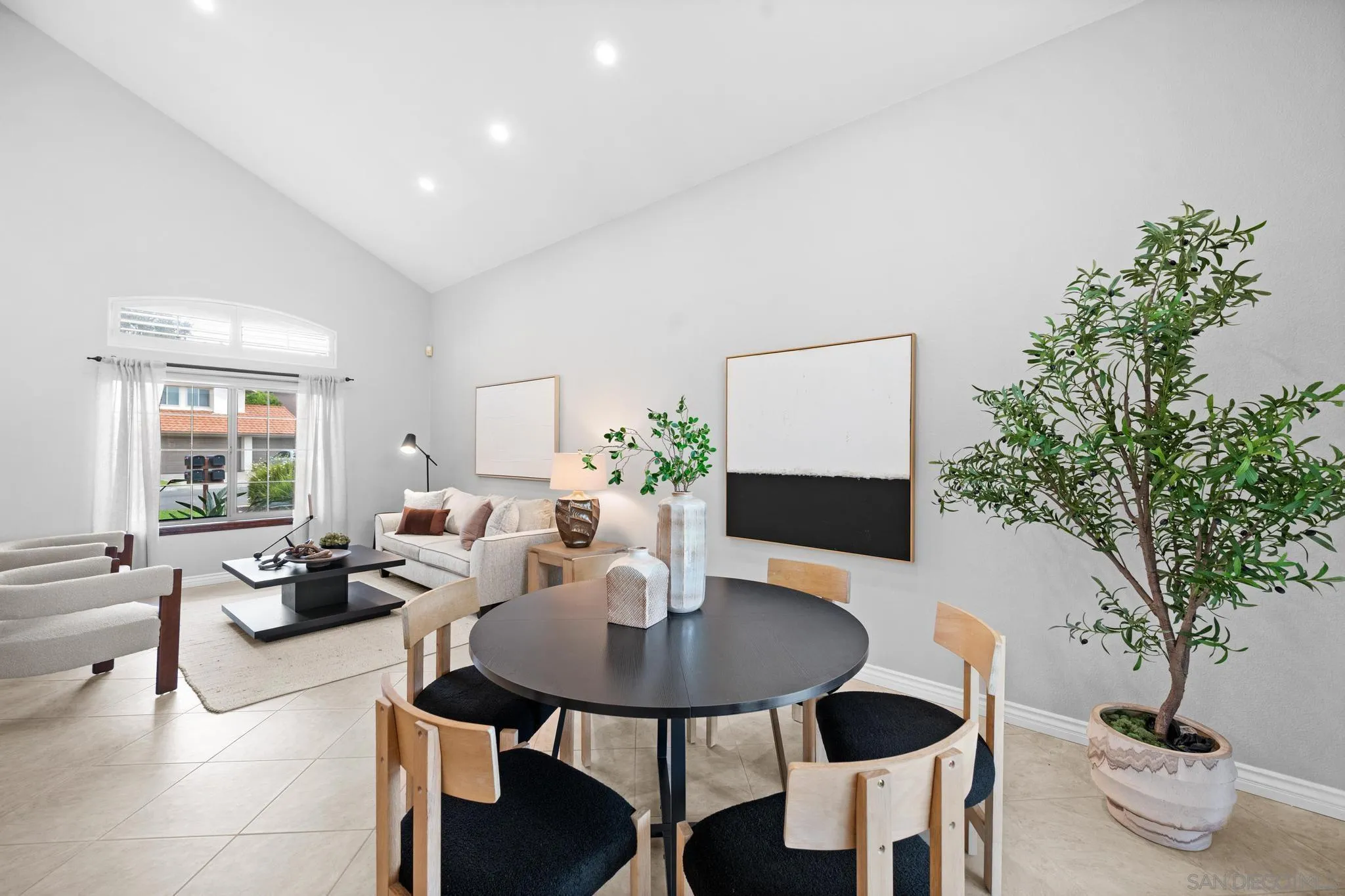 https://cdn.realtyfeed.com/cdn/127/260008225/a9648897a572c41645b3969a533493c9.webp