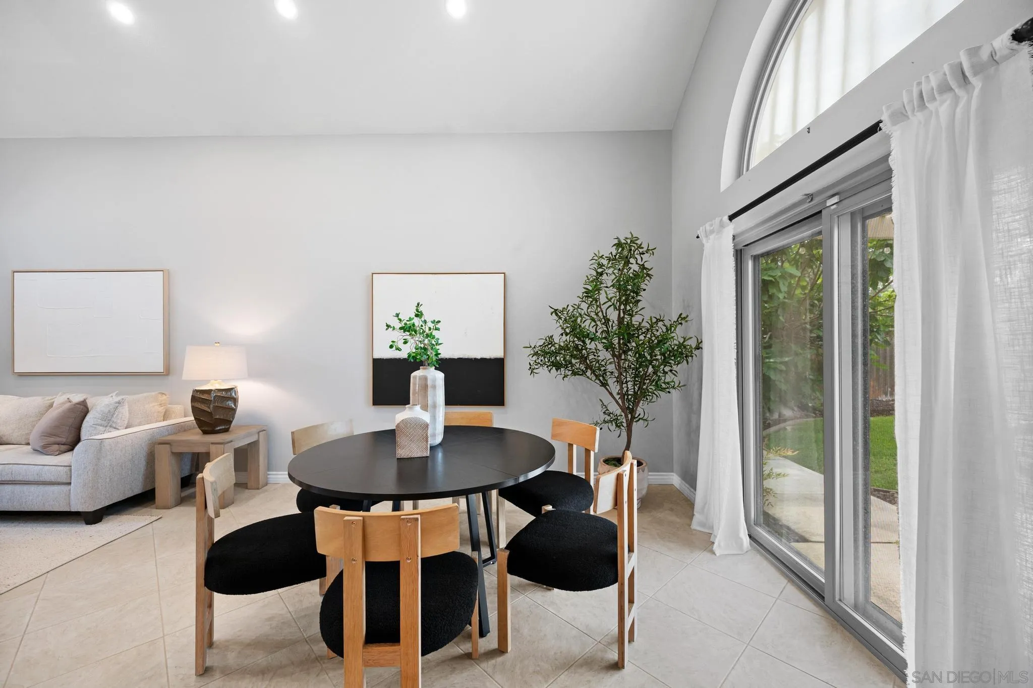 https://cdn.realtyfeed.com/cdn/127/260008225/dff8305d8056ffffc6a8fc24d586db57.webp