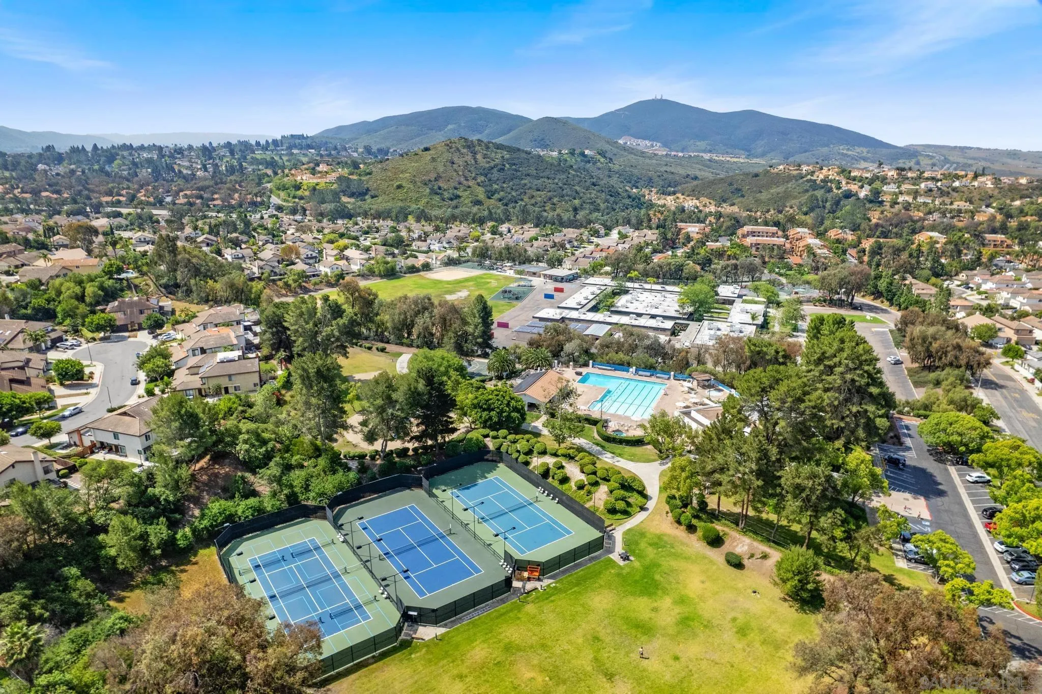 https://cdn.realtyfeed.com/cdn/127/260008225/e36465e8baf4dab957588b367c5c0305.webp