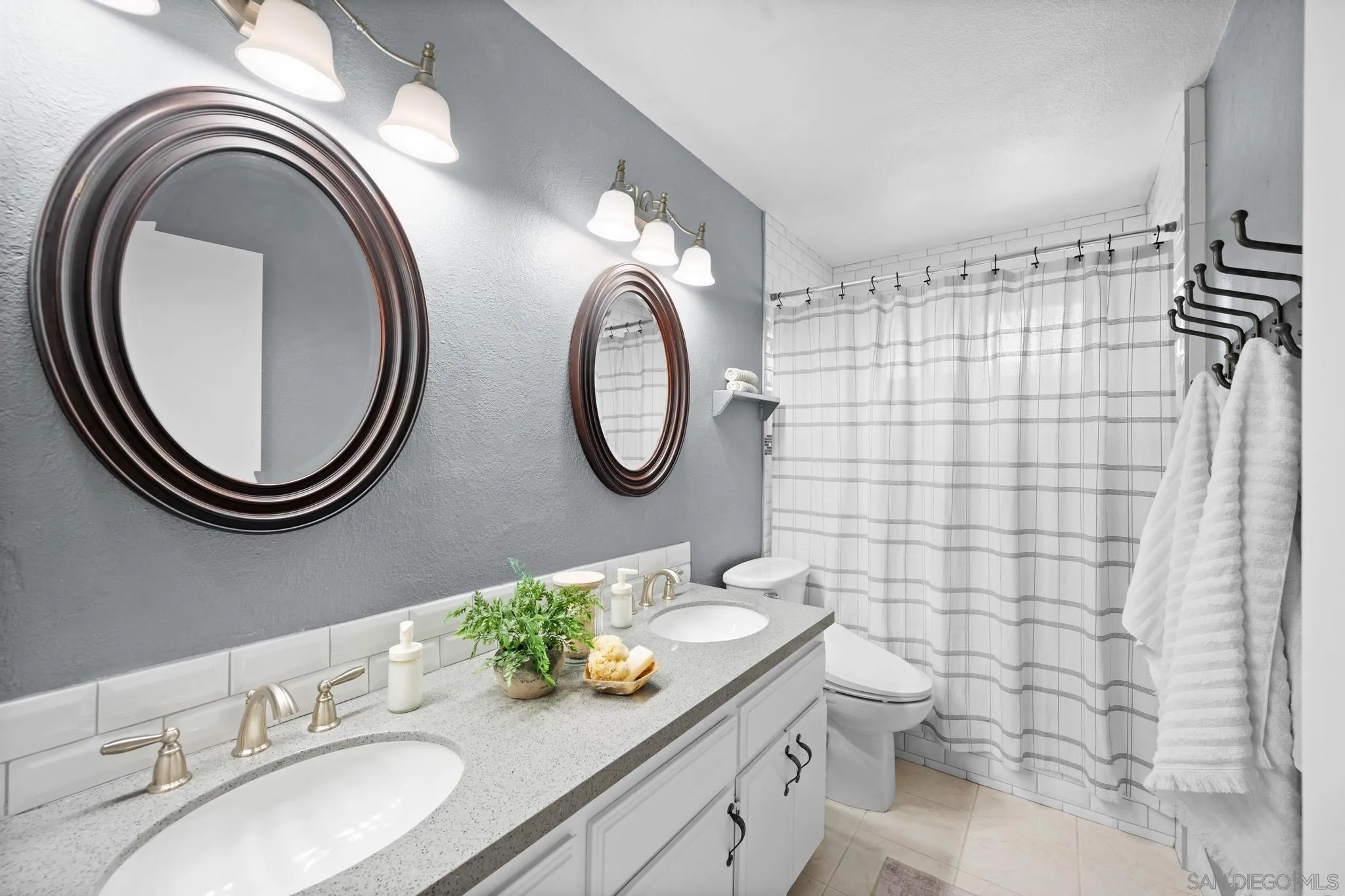 https://cdn.realtyfeed.com/cdn/127/260008225/f053f4cdb380df2edc47e1a036a2f3a1.webp