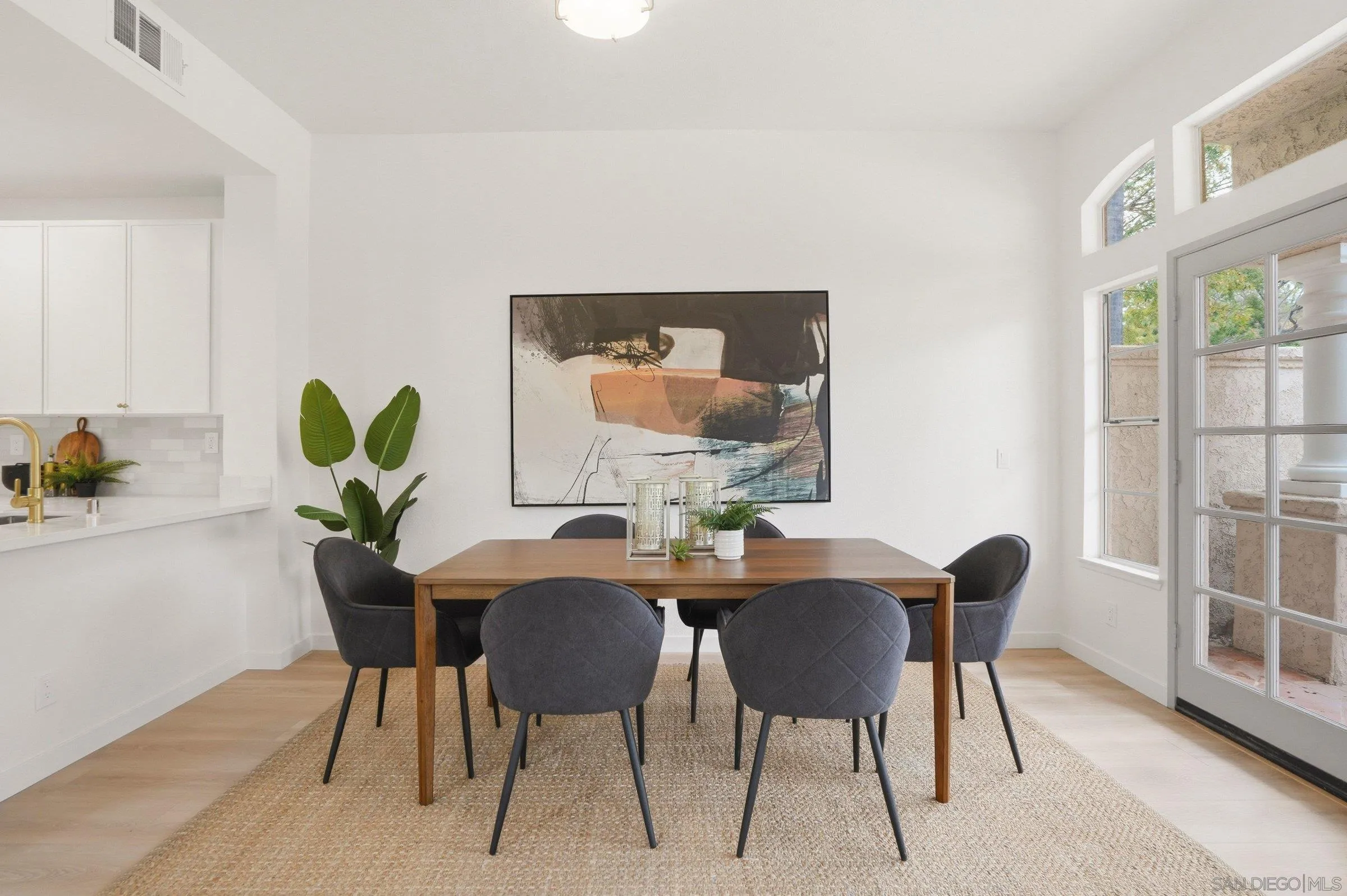 Photo #5: 260008227 Listing: Photo #5