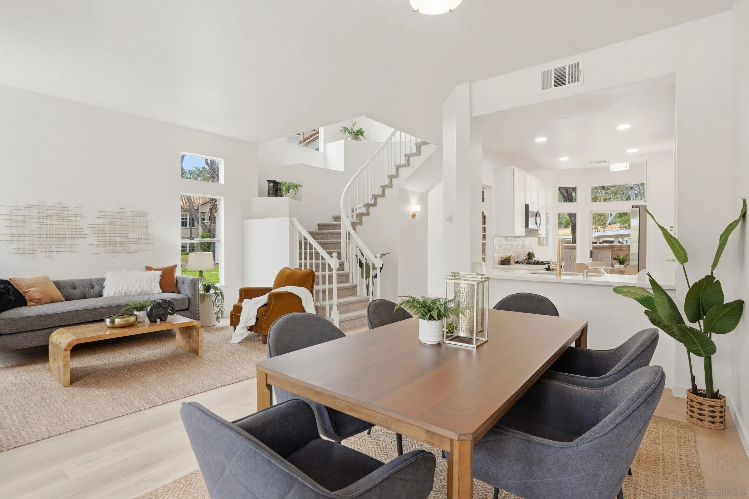 Photo #4: 260008227 Listing: Photo #4