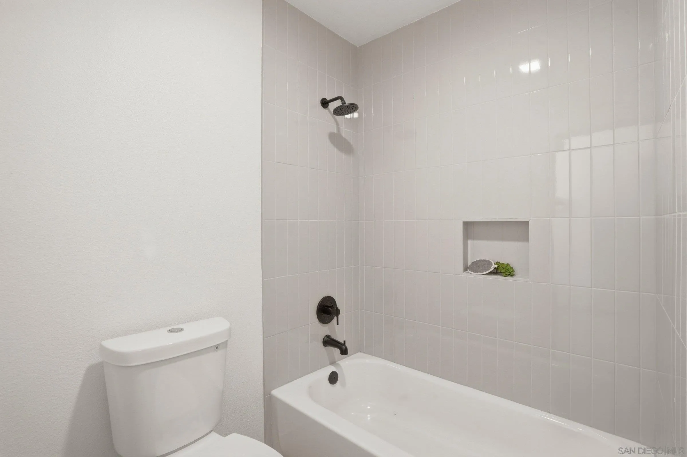 Photo #27: 260008227 Listing: Photo #27