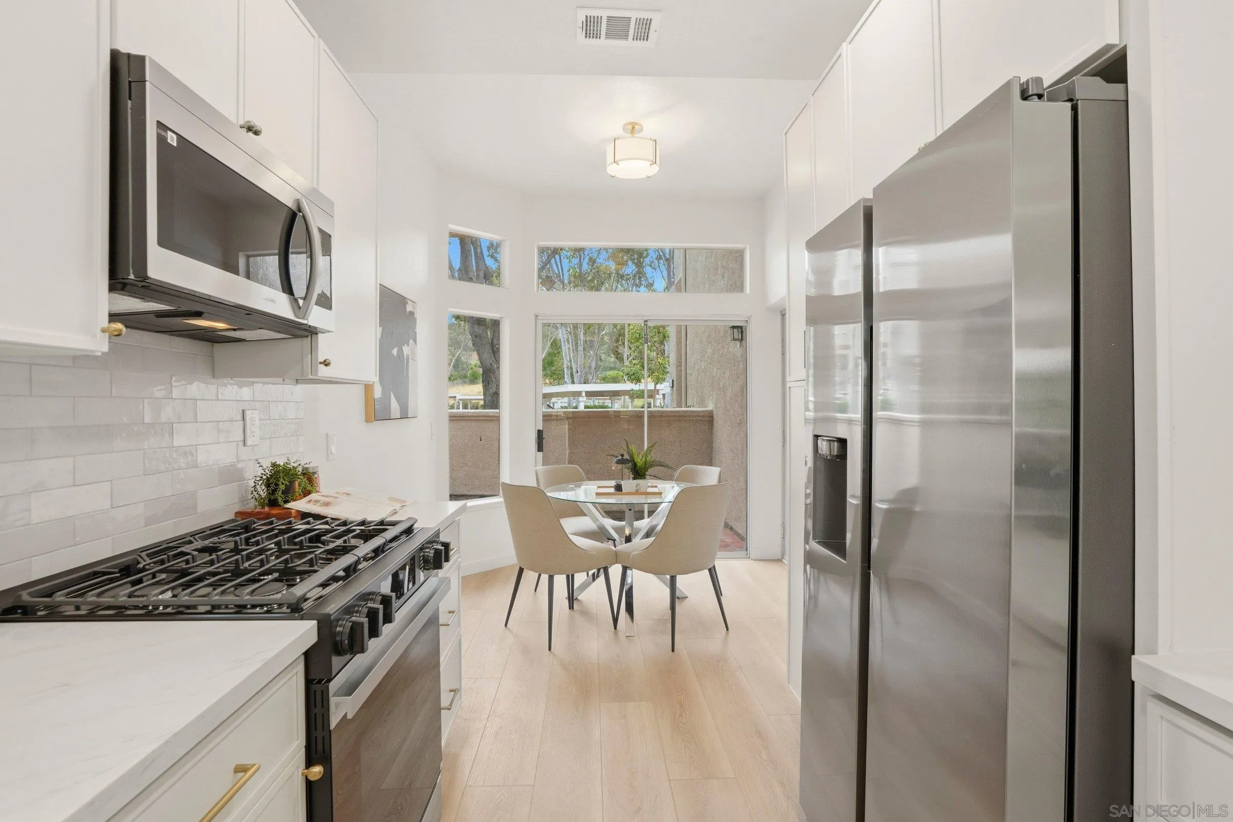 Photo #8: 260008227 Listing: Photo #8