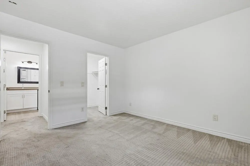 https://cdn.realtyfeed.com/cdn/127/260008232/41d00afae1d9350cc9adb8e74c47e5b5.webp