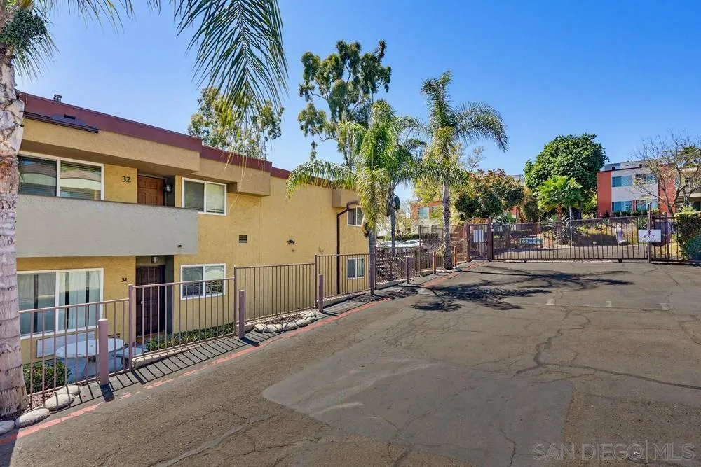 https://cdn.realtyfeed.com/cdn/127/260008232/458fdbe2878343fa62c855858916095c.webp