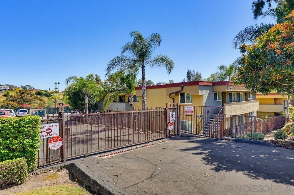 https://cdn.realtyfeed.com/cdn/127/260008232/9018ae26eaa6631596858893df555aa5.webp