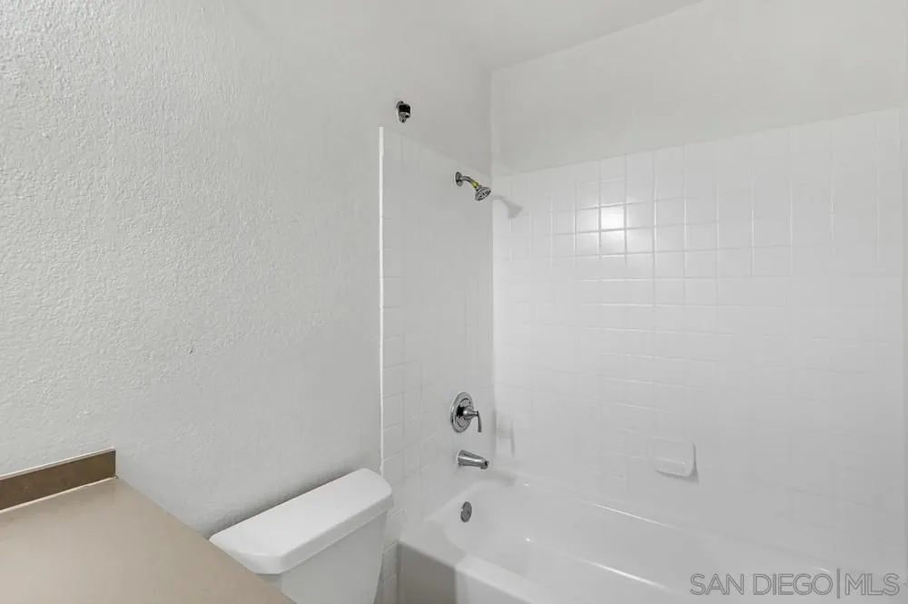 https://cdn.realtyfeed.com/cdn/127/260008232/dec53421a25a169f6a2e197e74a826d0.webp