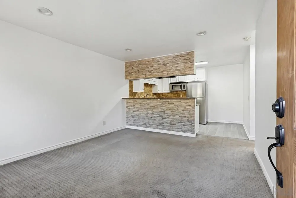 https://cdn.realtyfeed.com/cdn/127/260008232/e4c1828547350251265b814963708f36.webp