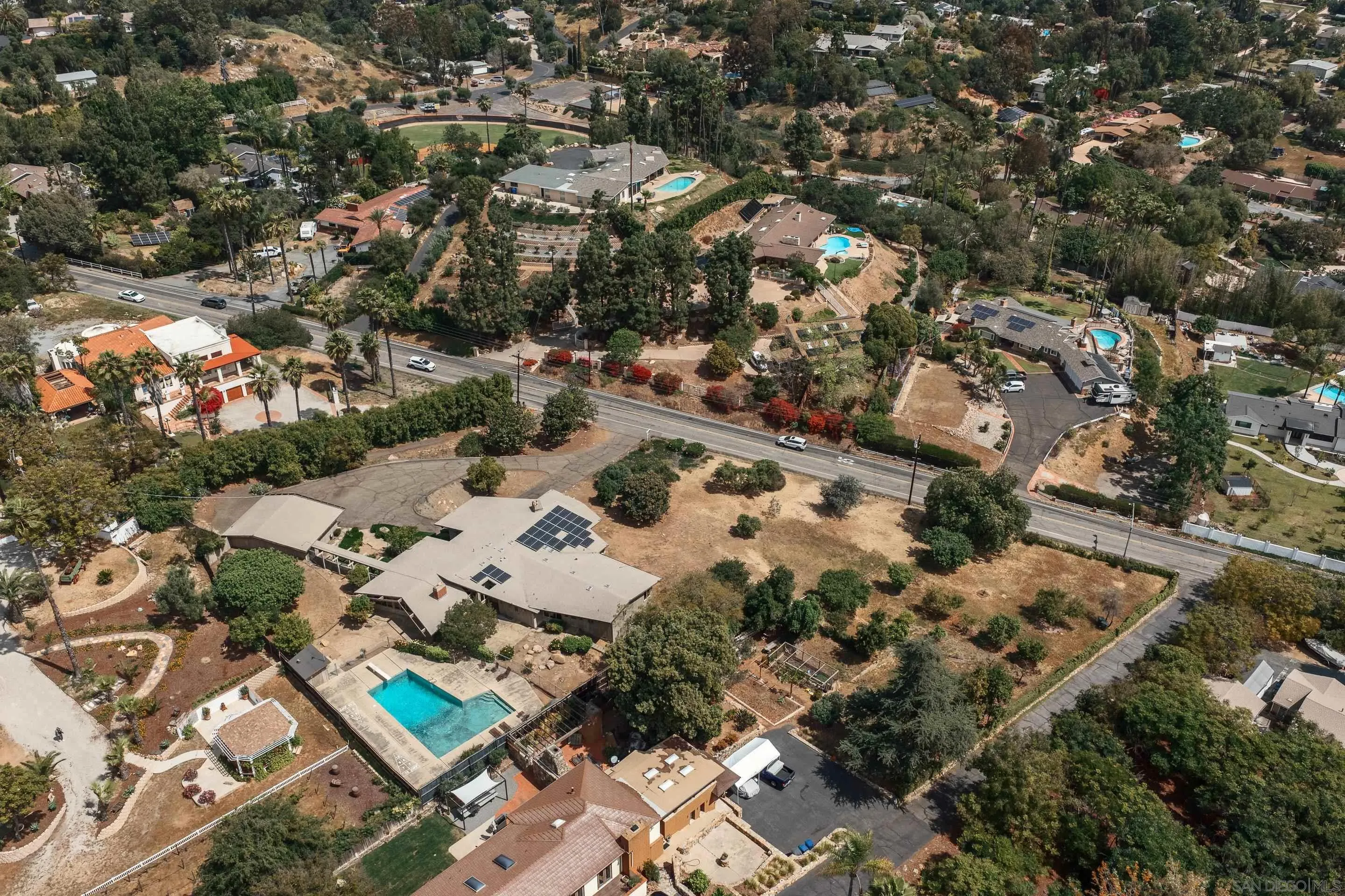 https://cdn.realtyfeed.com/cdn/127/260008237/03aa45f6ebc946930d18ddabe334d509.webp