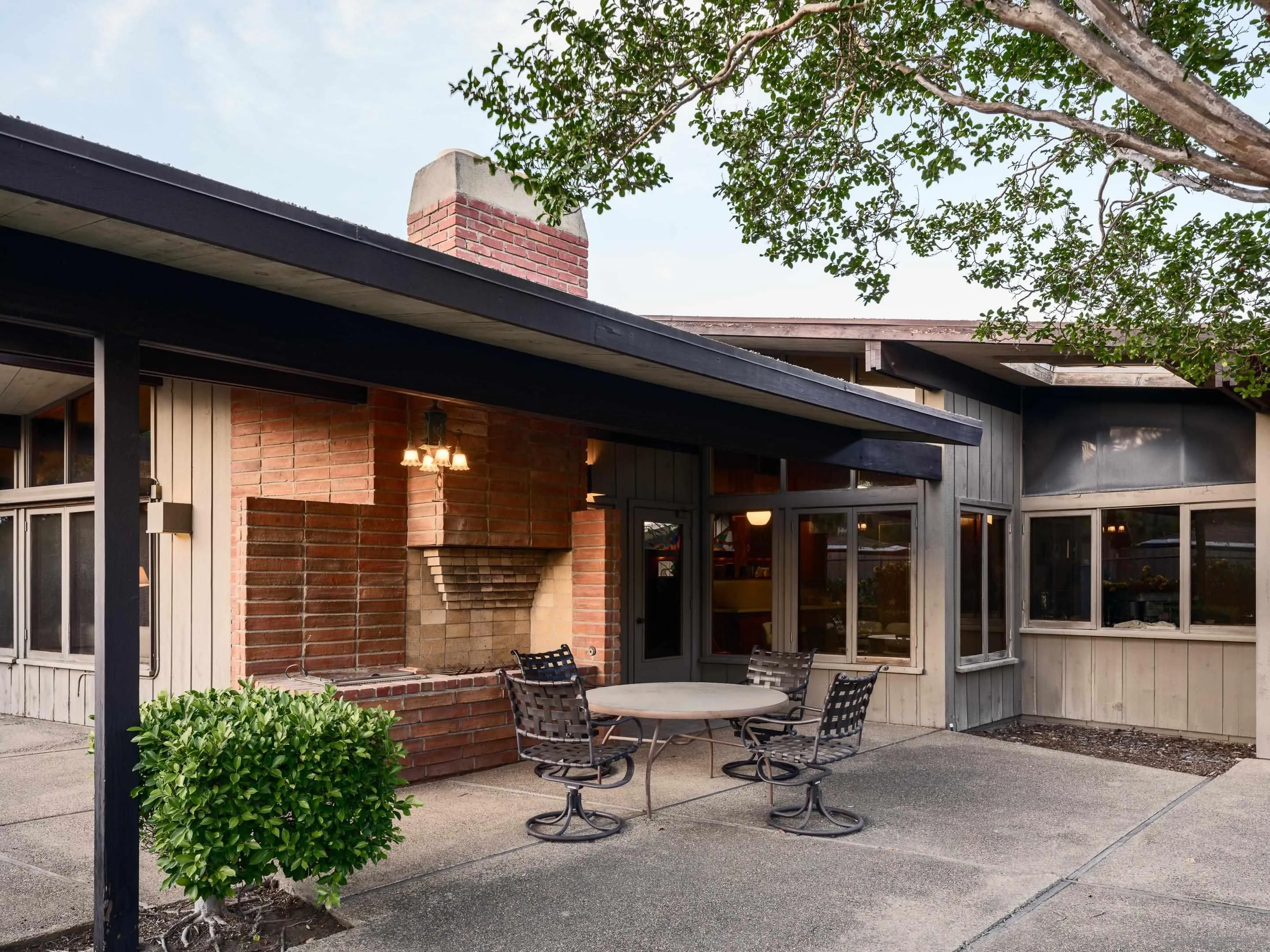 https://cdn.realtyfeed.com/cdn/127/260008237/1715edcb1d033d69d313e1aa3f7d0077.webp
