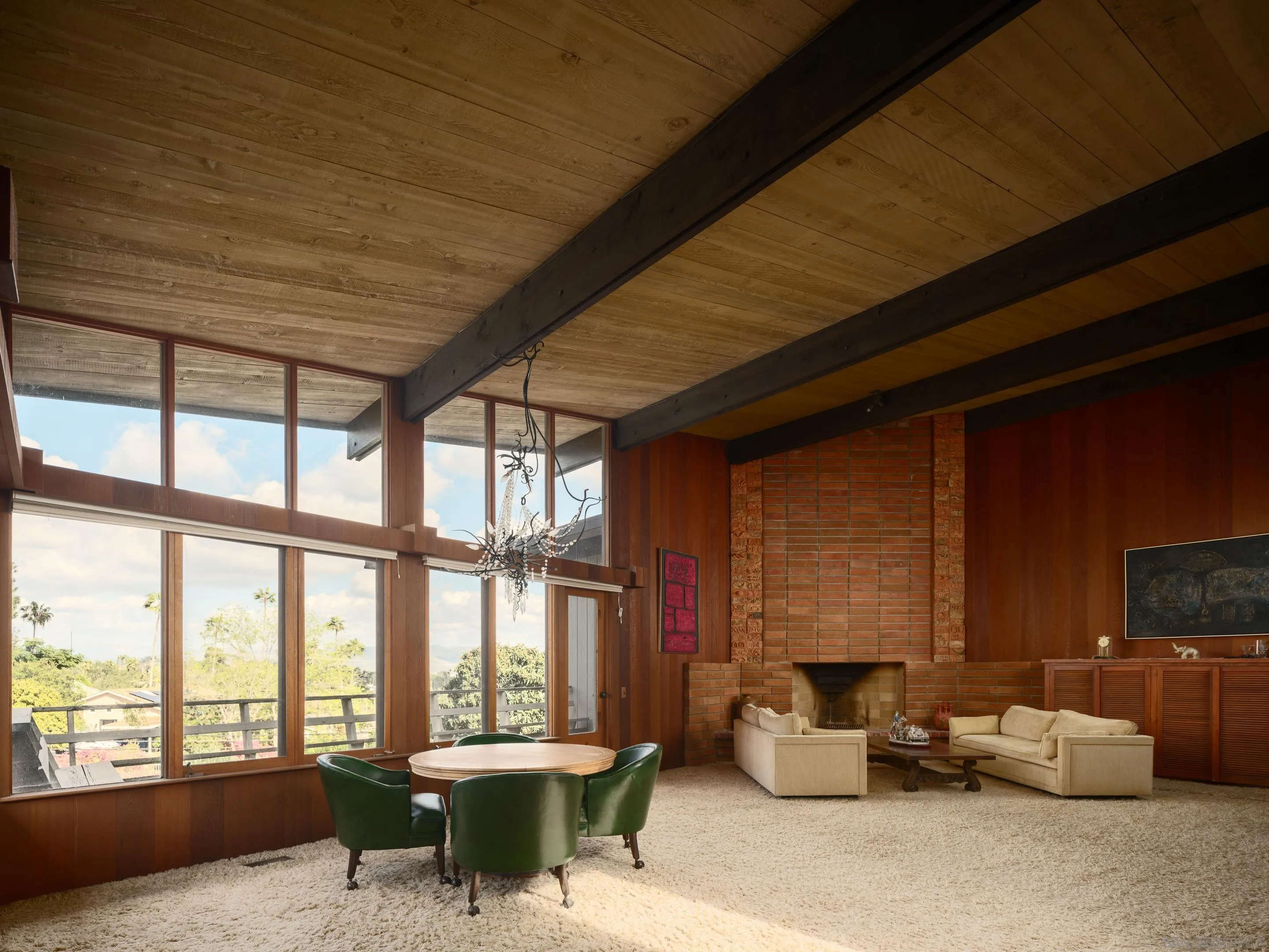 https://cdn.realtyfeed.com/cdn/127/260008237/39018707eb4855126bf986649eef4b3a.webp