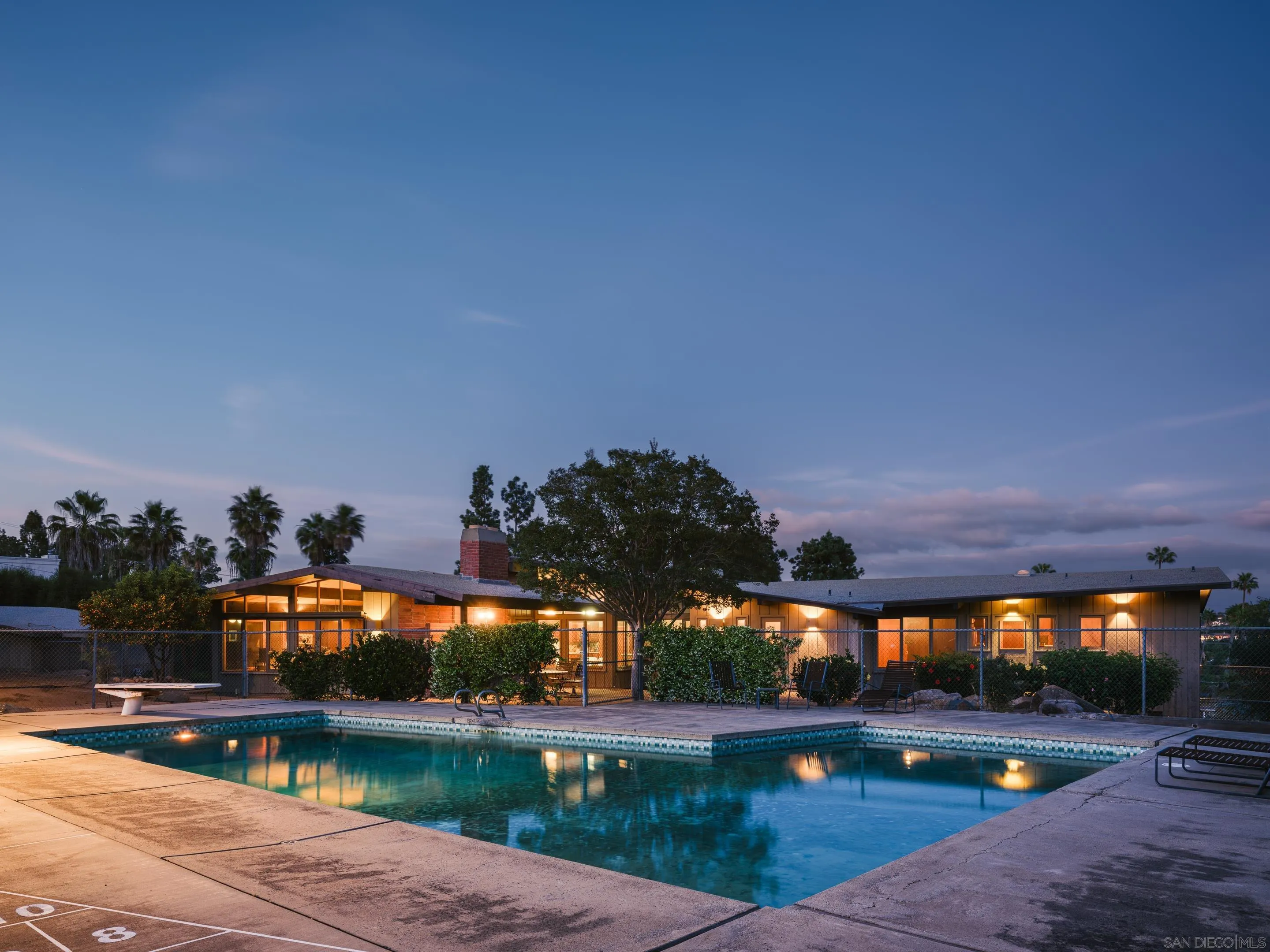 https://cdn.realtyfeed.com/cdn/127/260008237/79c18a6920ad7180539d3eaf860fe94a.webp
