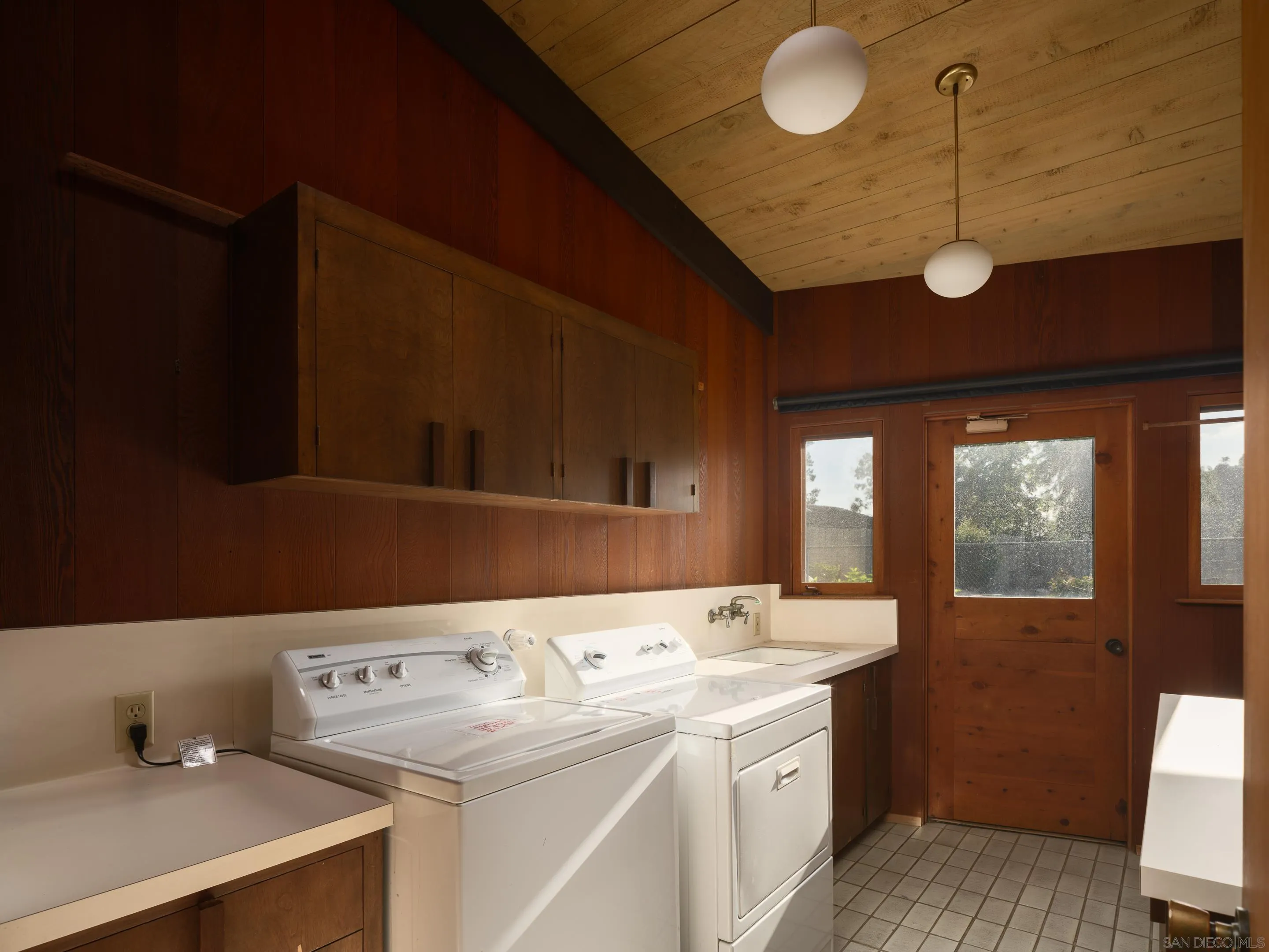 https://cdn.realtyfeed.com/cdn/127/260008237/b4181e847d5e12ec2debbc2a4471d596.webp