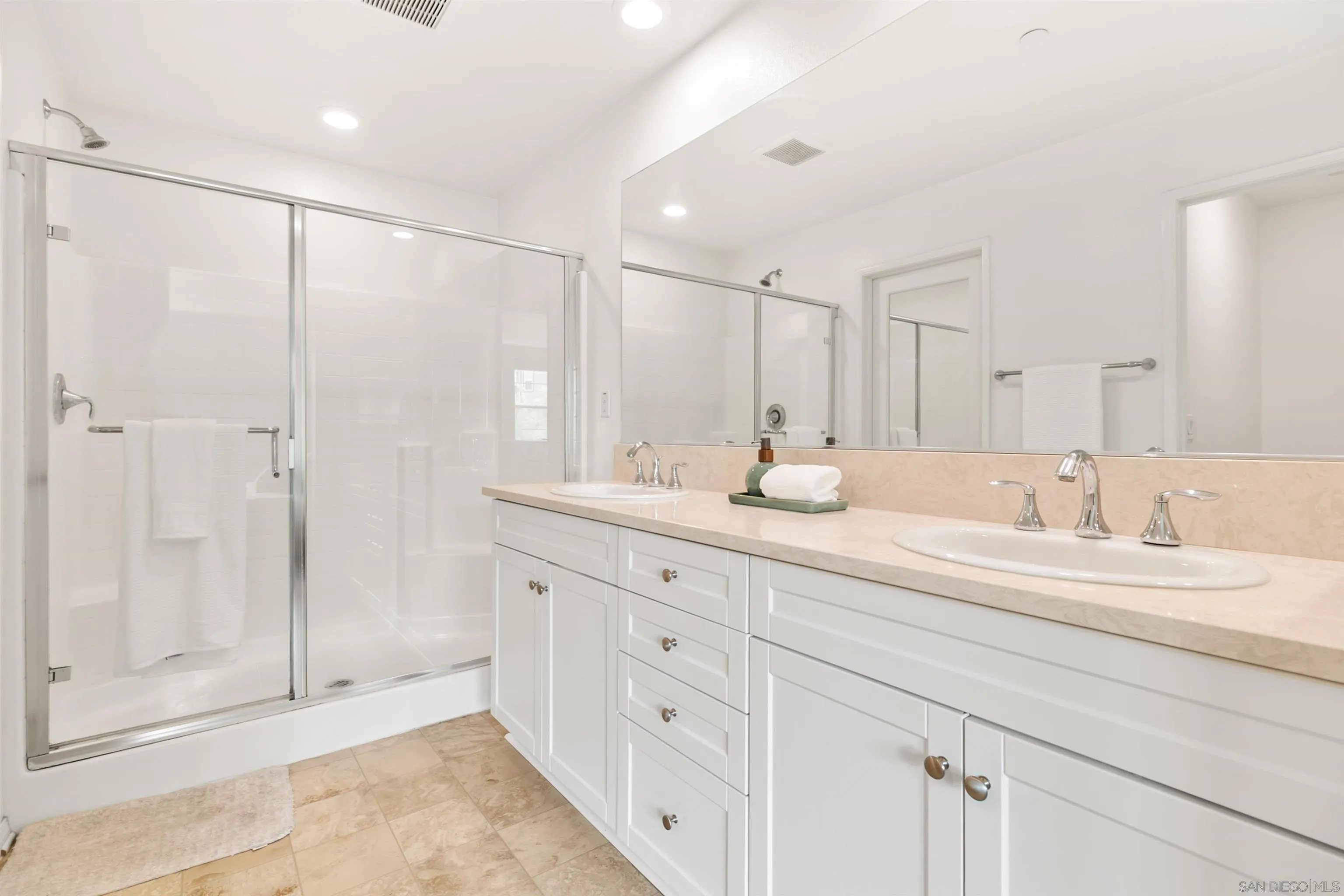 Photo #16: 260008238 Listing: Photo #16