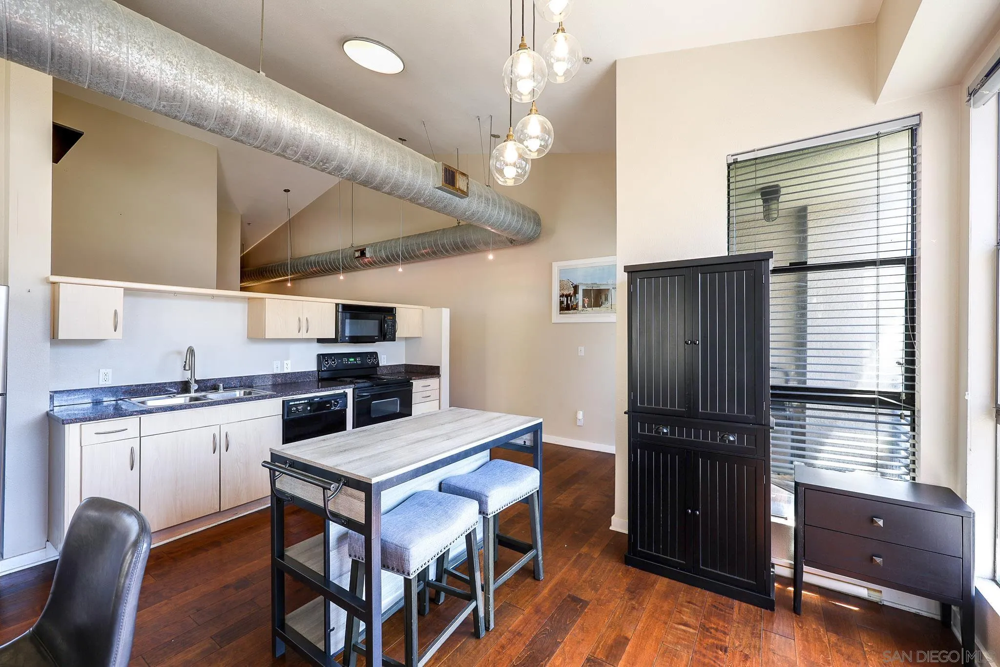 Photo #14: 260008239 Listing: Photo #14