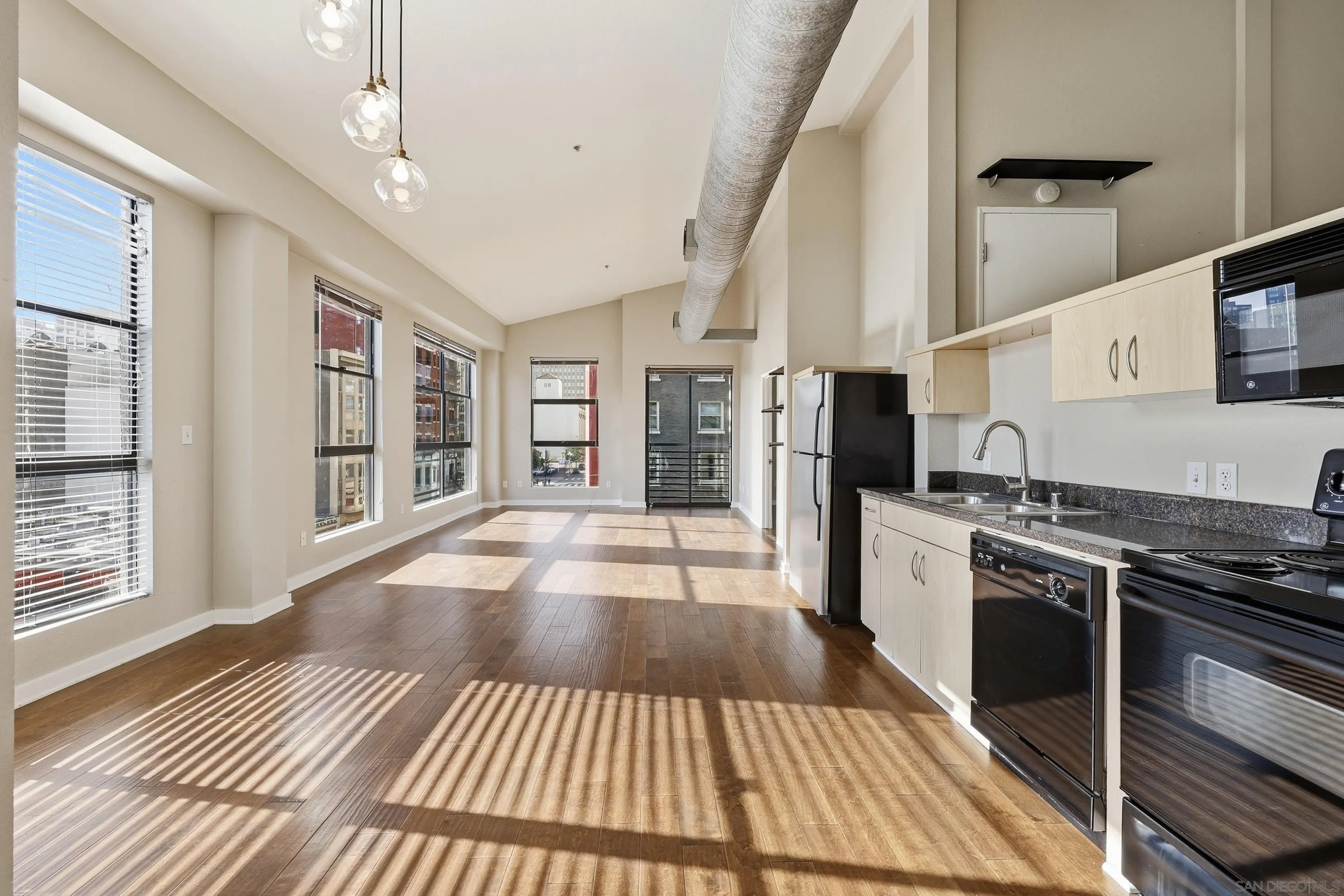 Photo #30: 260008239 Listing: Photo #30