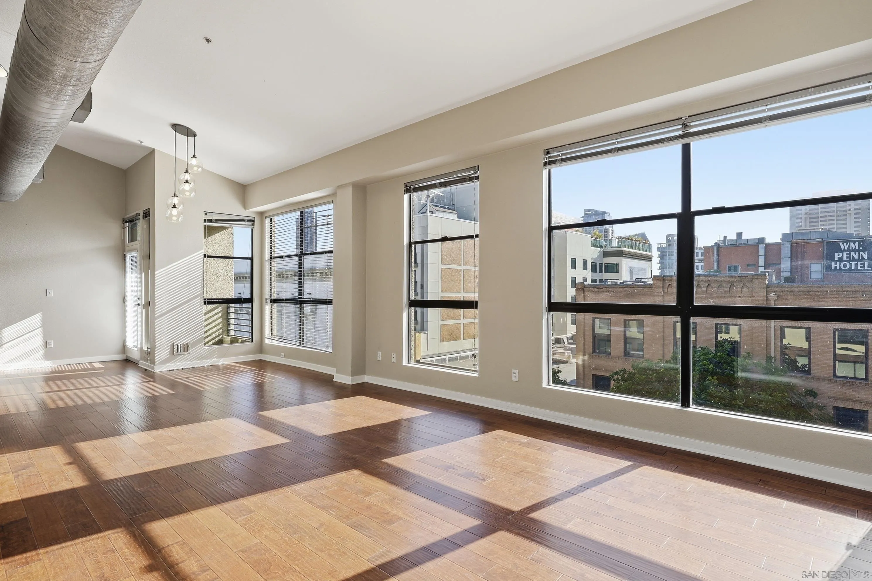 Photo #33: 260008239 Listing: Photo #33