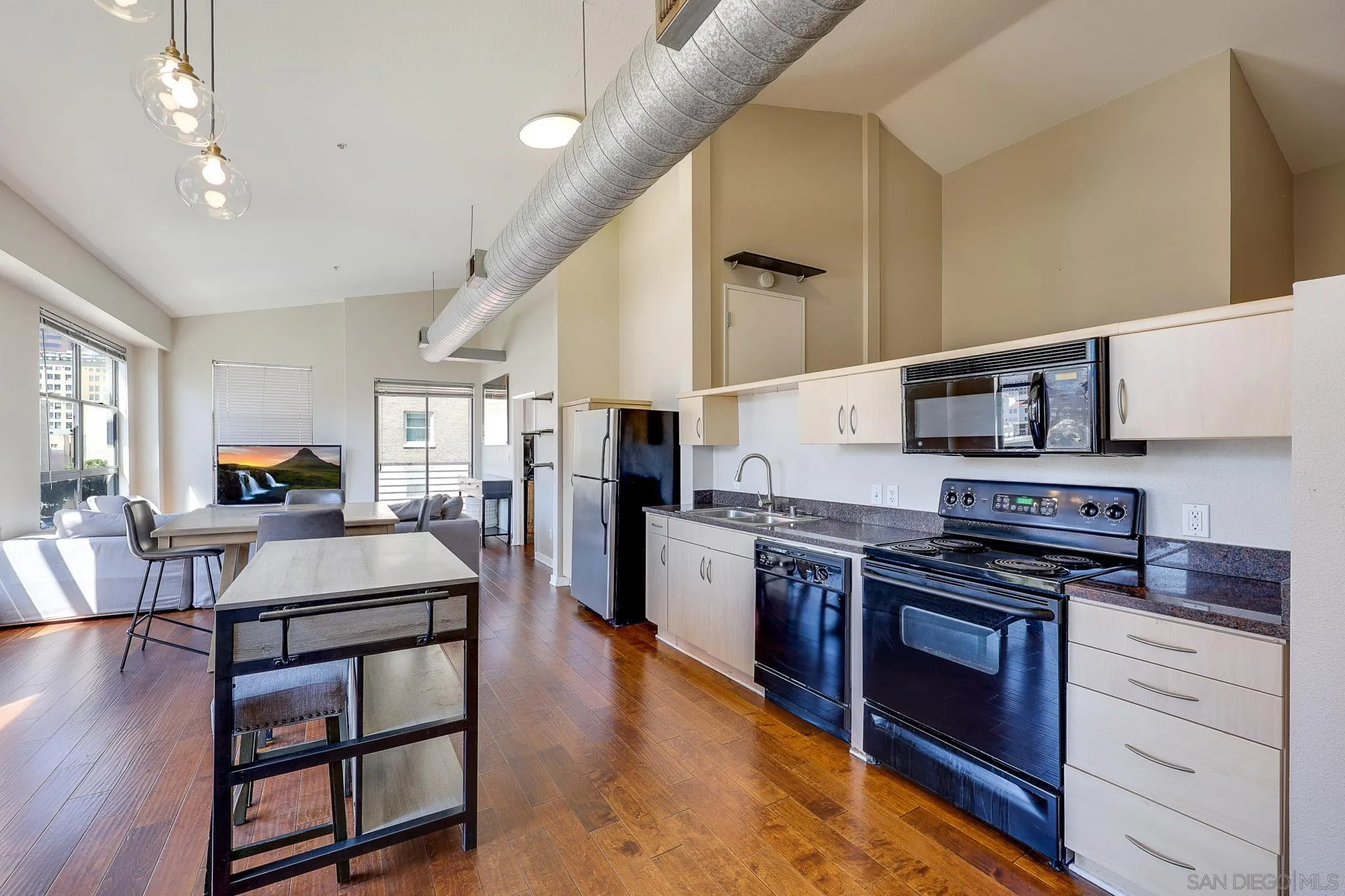 Photo #17: 260008239 Listing: Photo #17