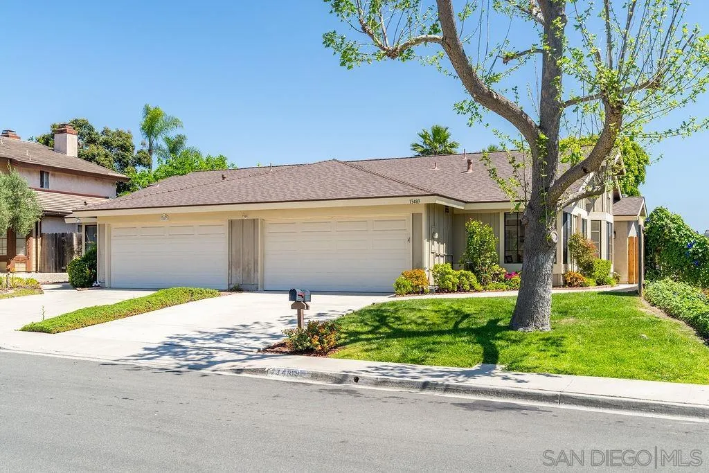 https://cdn.realtyfeed.com/cdn/127/260008240/b489dd7aa1fdca4d99c3ff62bb8b09d4.webp