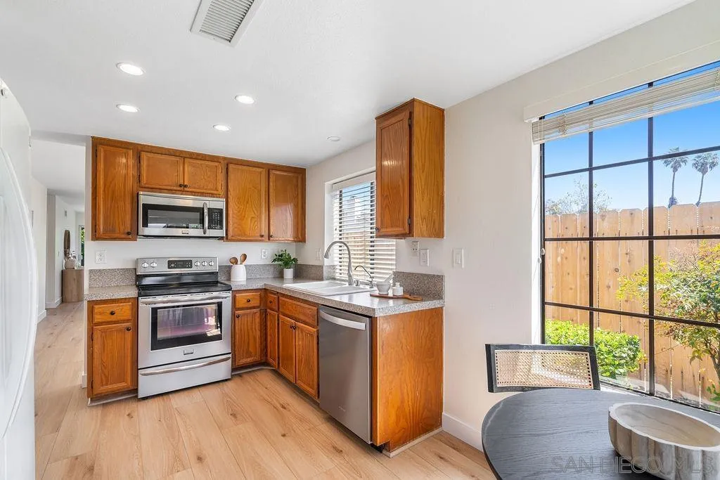 Photo #14: 260008240 Listing: Photo #14