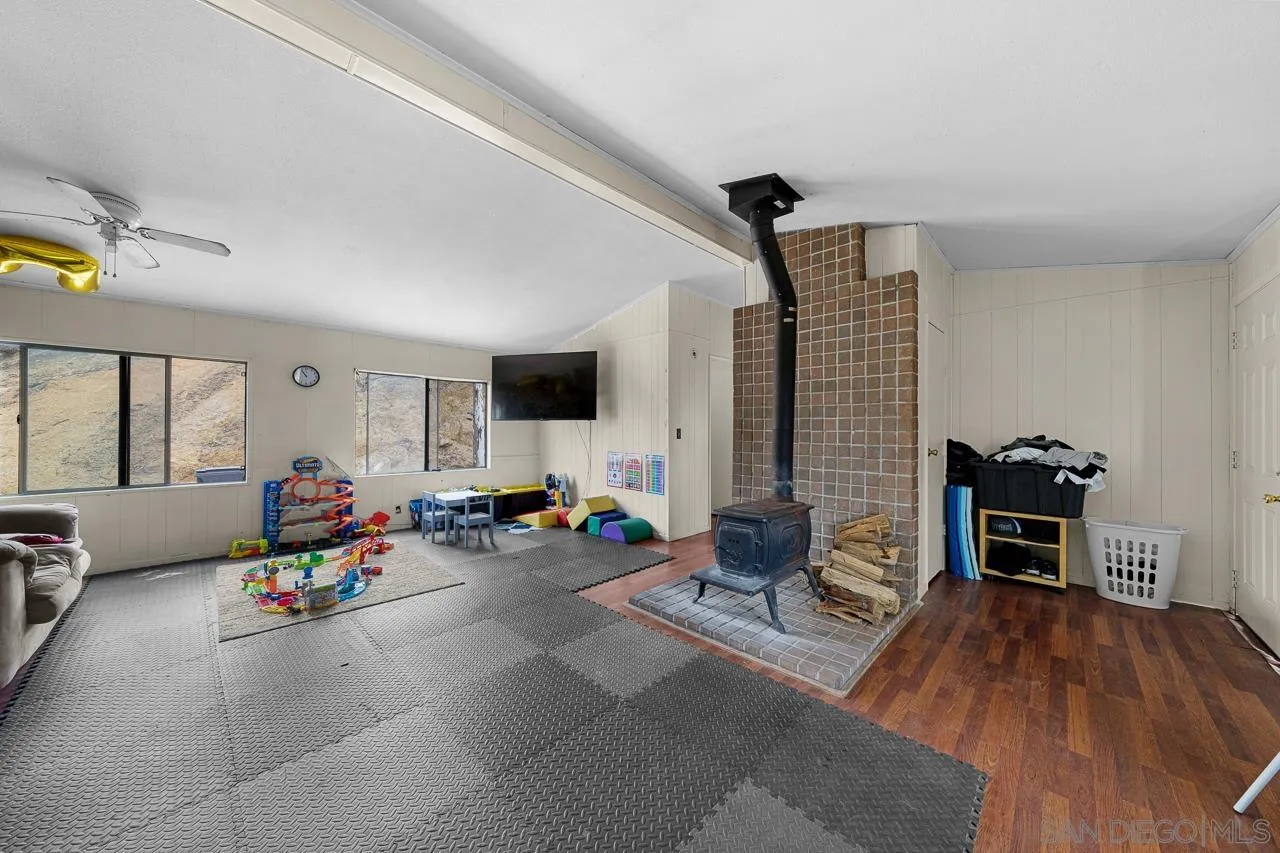 https://cdn.realtyfeed.com/cdn/127/260008243/985b90ba10c2b22aa769425e075a2501.webp
