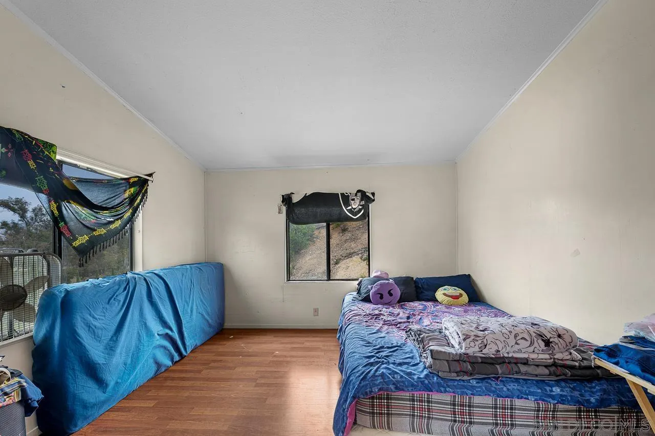 https://cdn.realtyfeed.com/cdn/127/260008243/bb6b9dea4d43fa57288a887c465ad540.webp