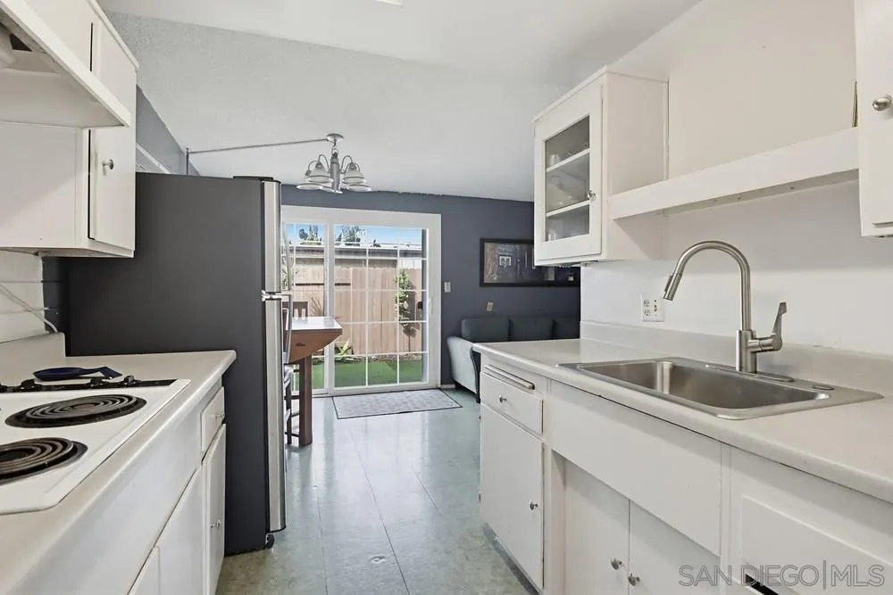 https://cdn.realtyfeed.com/cdn/127/260008244/85cf6e24688f7ec2499b0d7e6fb8896b.webp