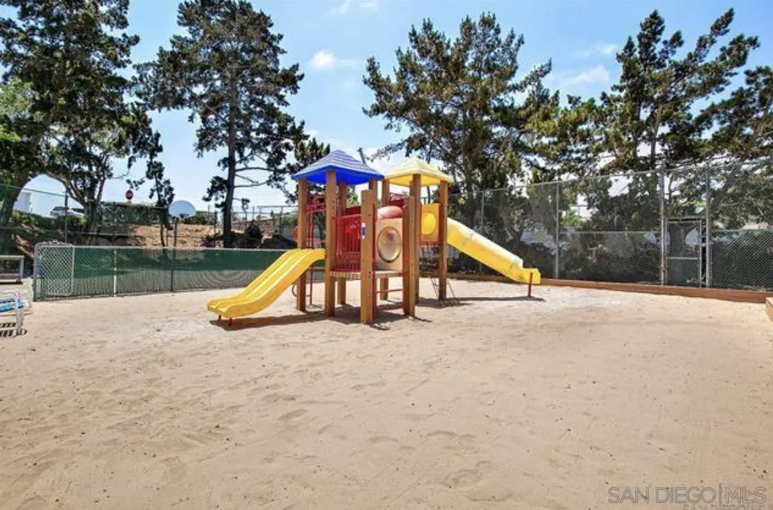 Photo #23: 260008247 Listing: Photo #23