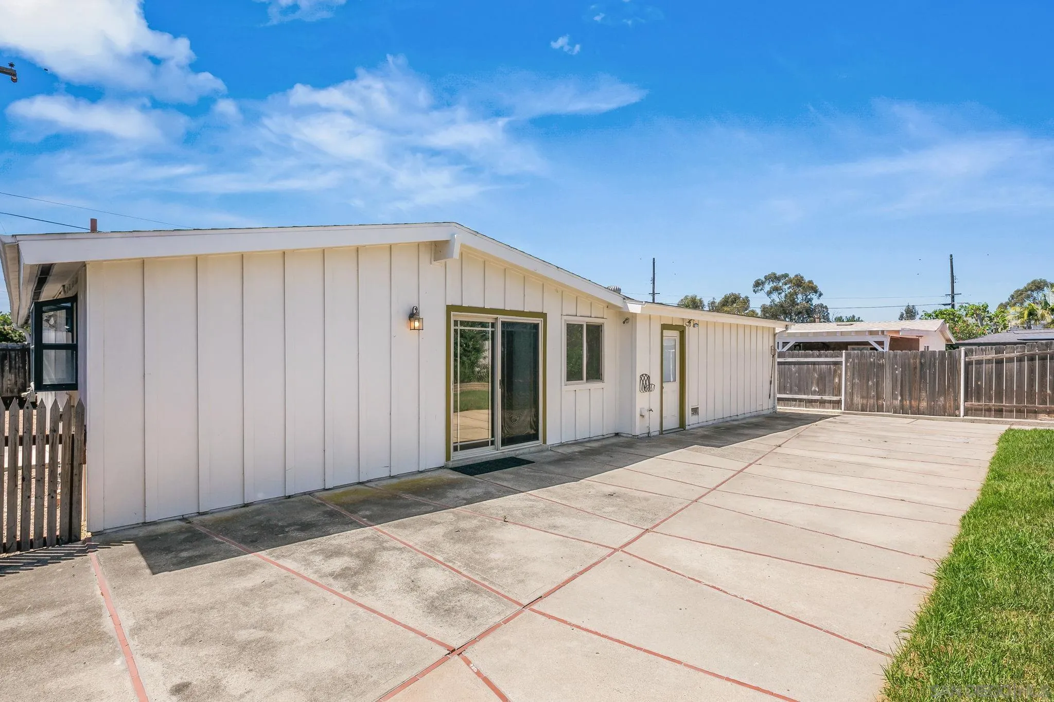 https://cdn.realtyfeed.com/cdn/127/260008248/14d10b7ece3d27685e677bf72fe45060.webp