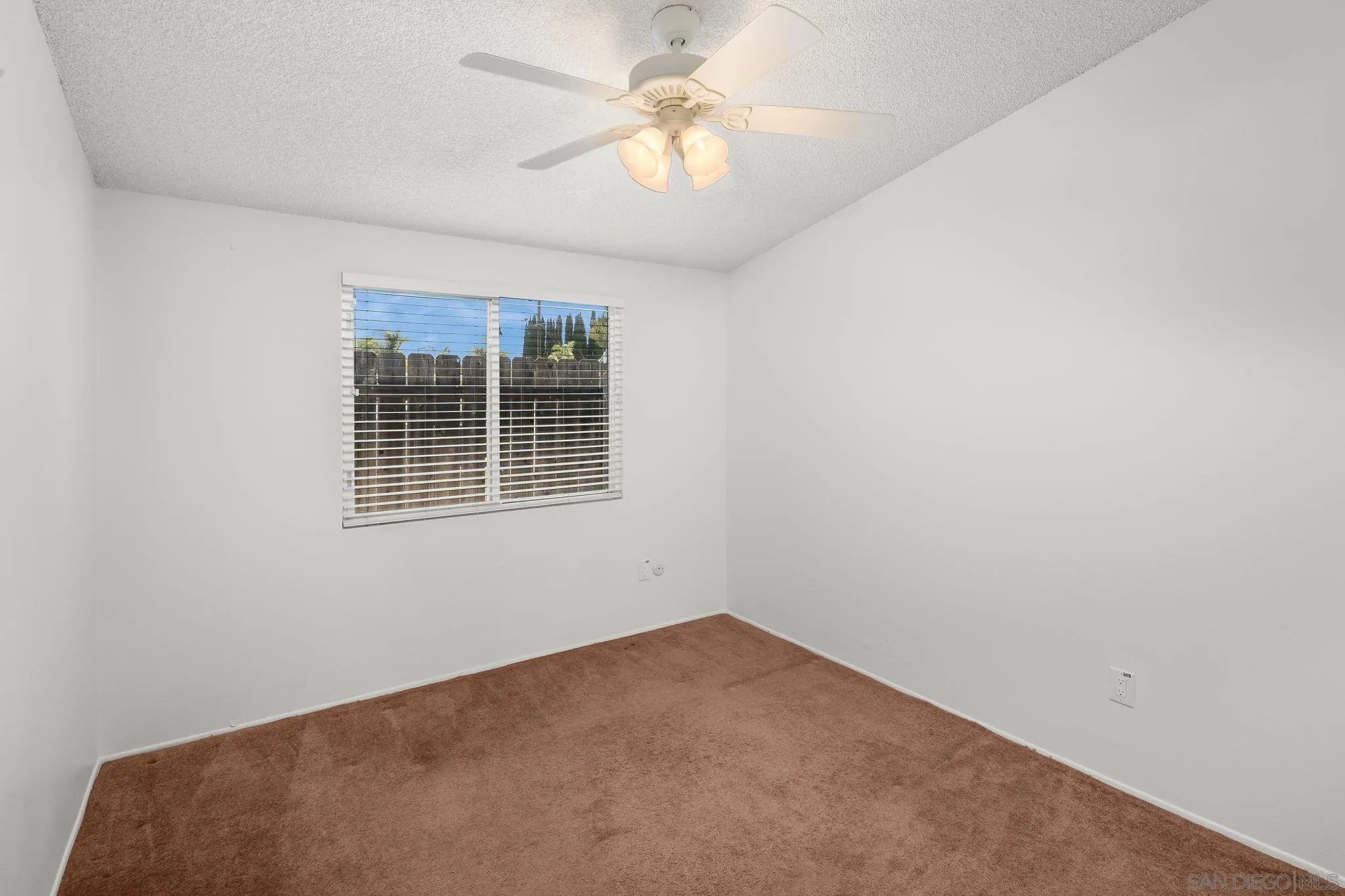 https://cdn.realtyfeed.com/cdn/127/260008248/1d4b86384fa475ca61aa9e1a74dabf06.webp