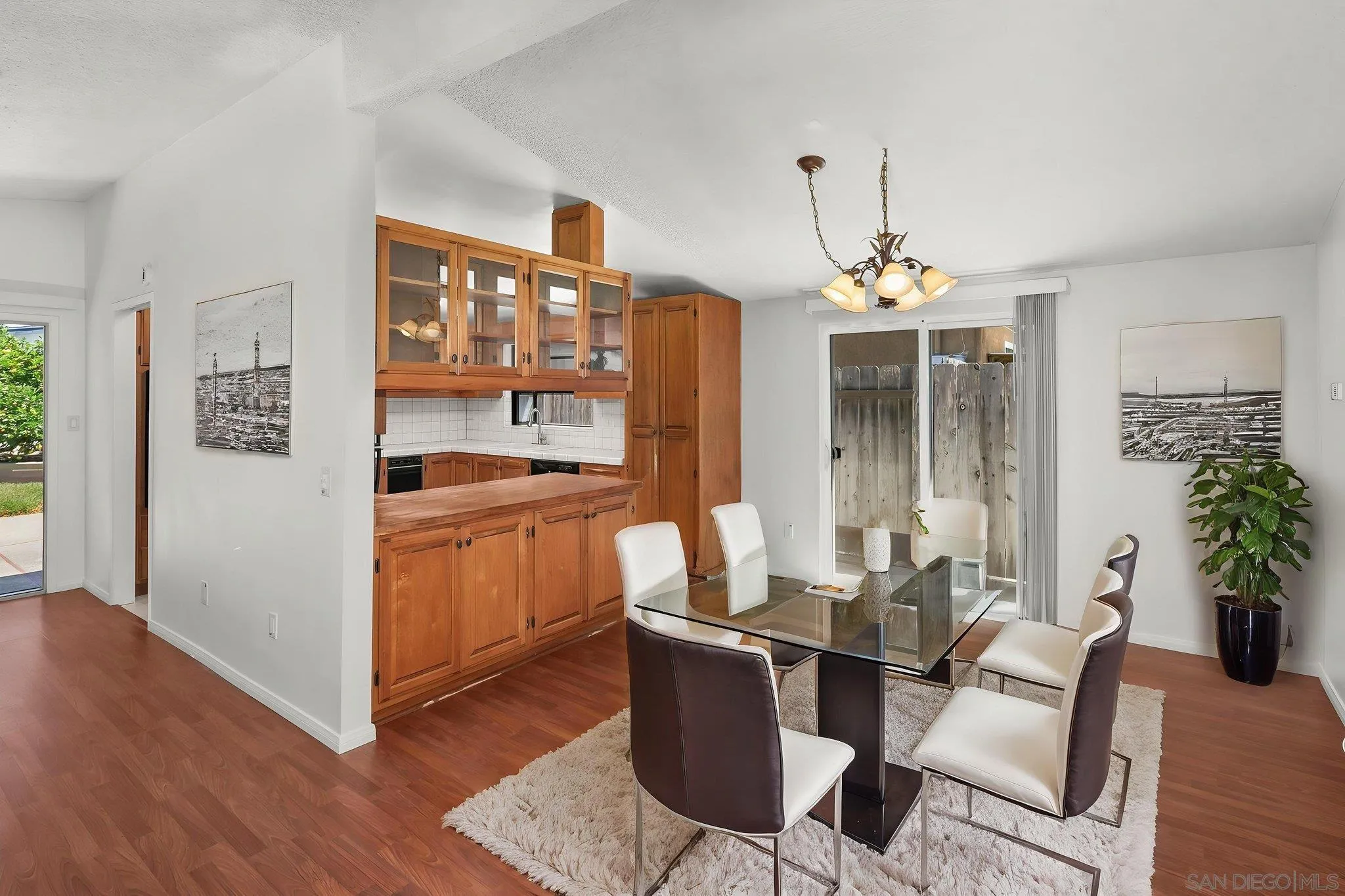 https://cdn.realtyfeed.com/cdn/127/260008248/2b8798cd51663785ccc24b7484768f31.webp