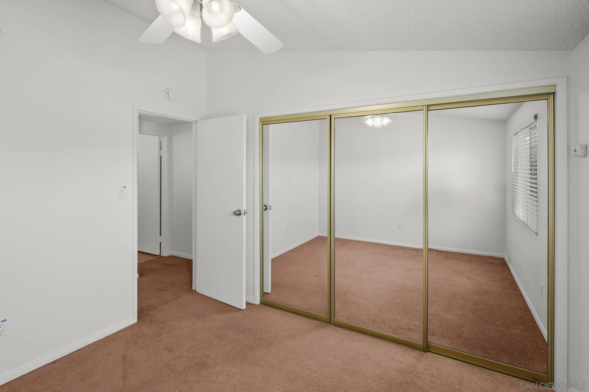 https://cdn.realtyfeed.com/cdn/127/260008248/b659666bd1a91431a0341f9e9a32ff91.webp