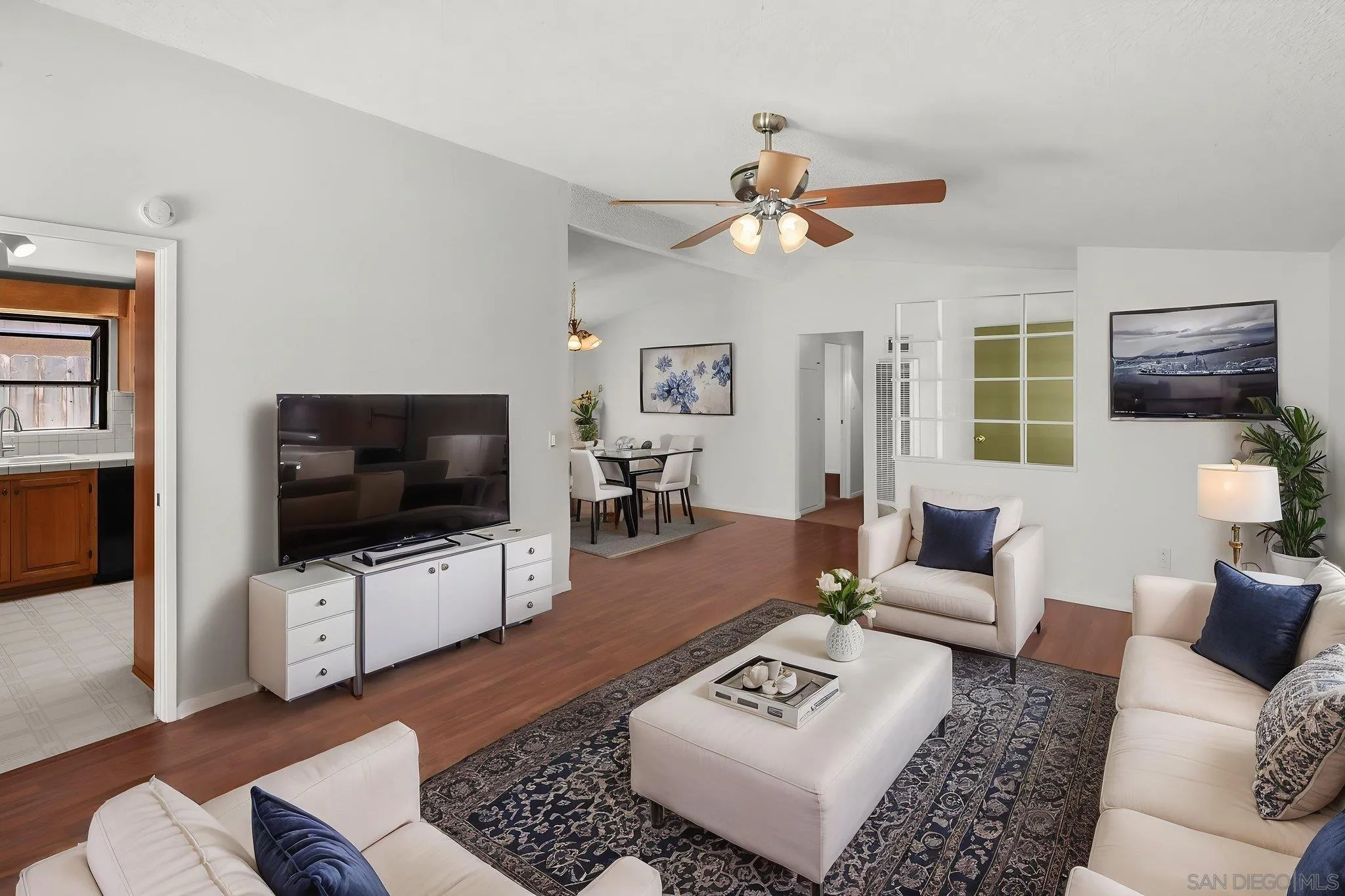 https://cdn.realtyfeed.com/cdn/127/260008248/f688c3b861f75f353ed1855524e90901.webp