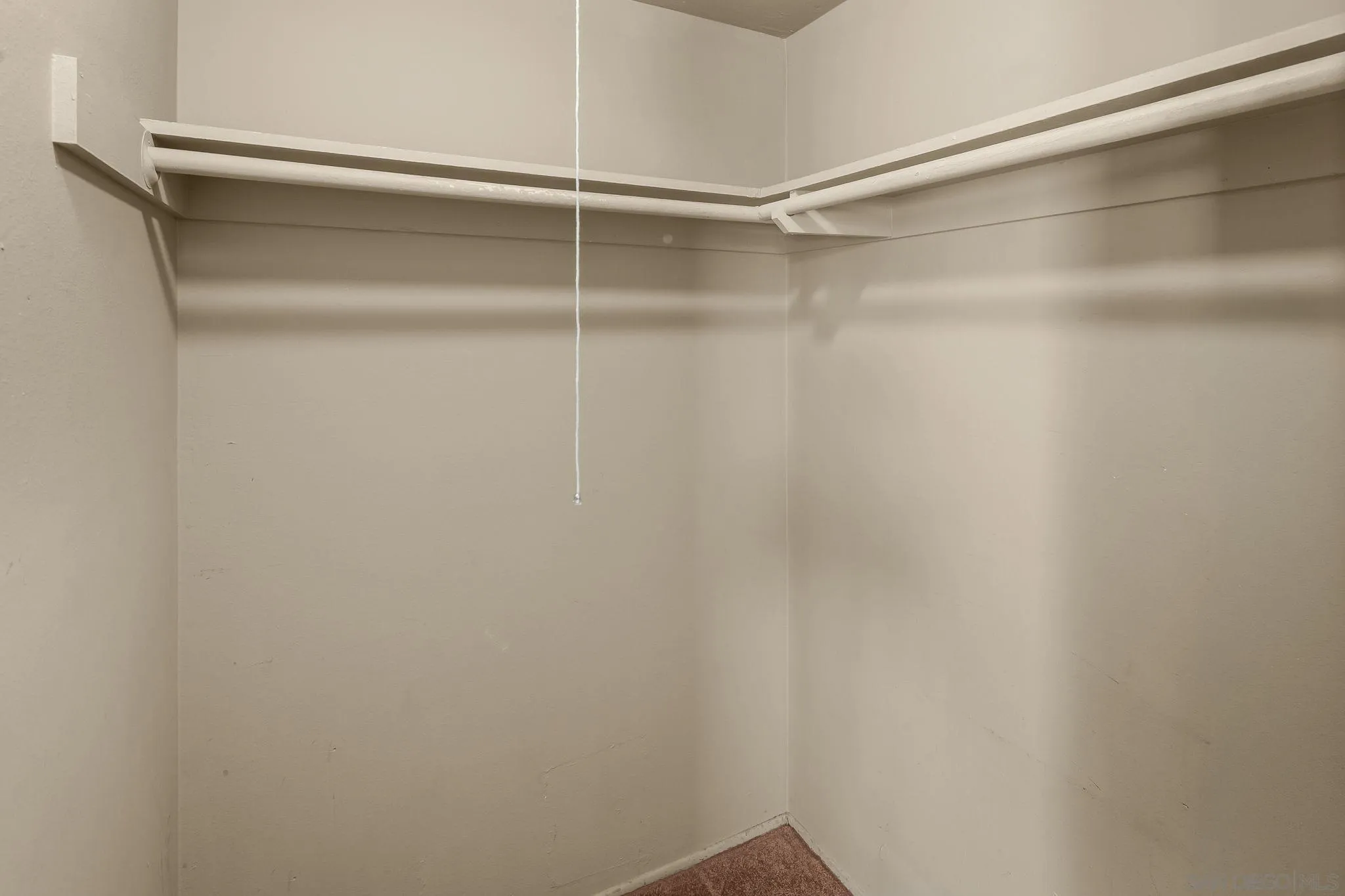 https://cdn.realtyfeed.com/cdn/127/260008248/fee500e864723546c968abadee931ba4.webp