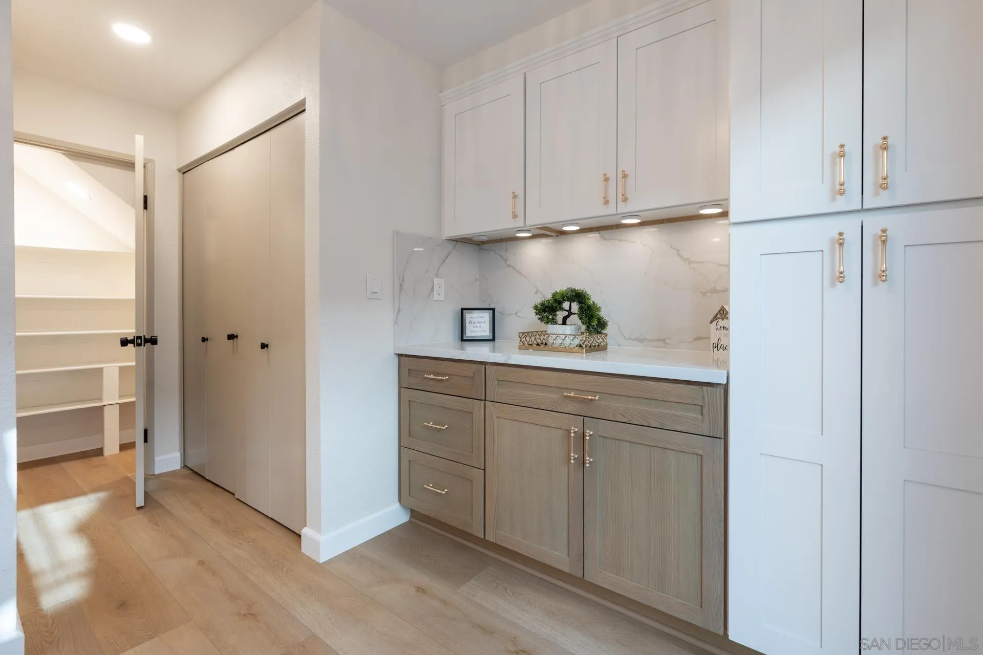 Photo #6: 260008251 Listing: Photo #6