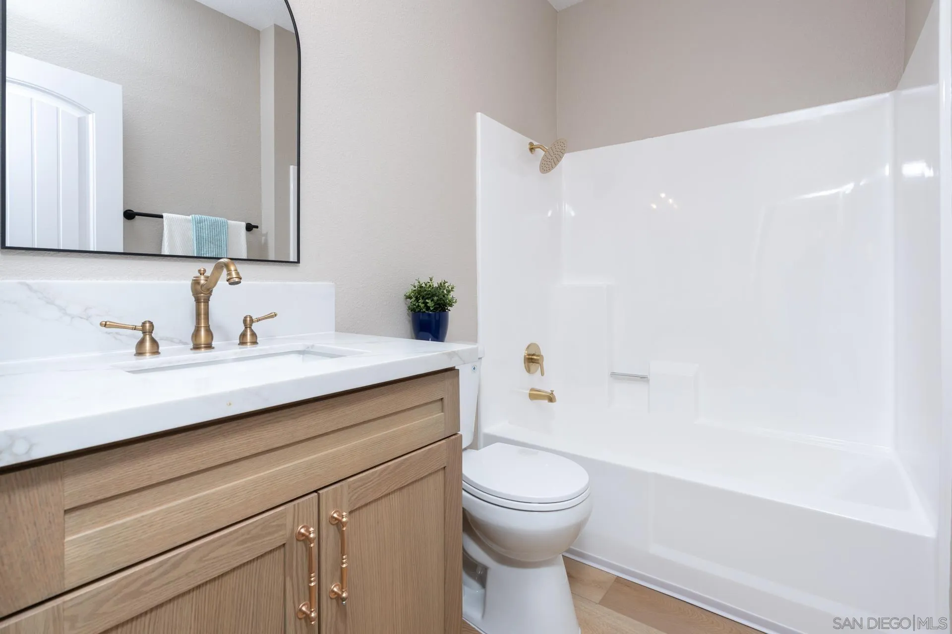 Photo #14: 260008251 Listing: Photo #14