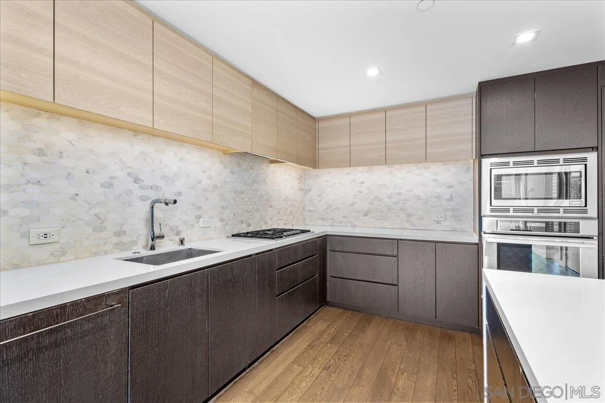 Photo #14: 260008253 Listing: Photo #14