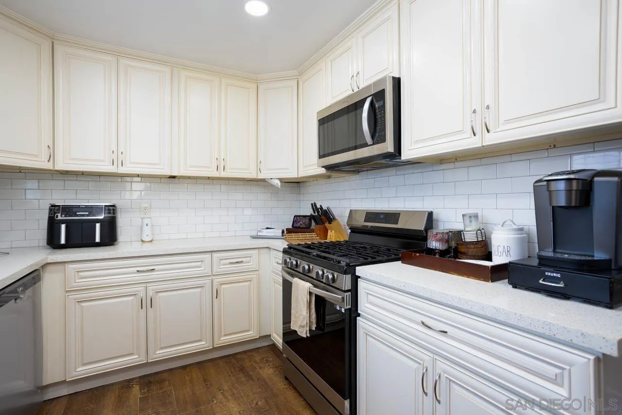 https://cdn.realtyfeed.com/cdn/127/260008256/e9e591d0a4ae43b1382c9608cc788b3c.webp