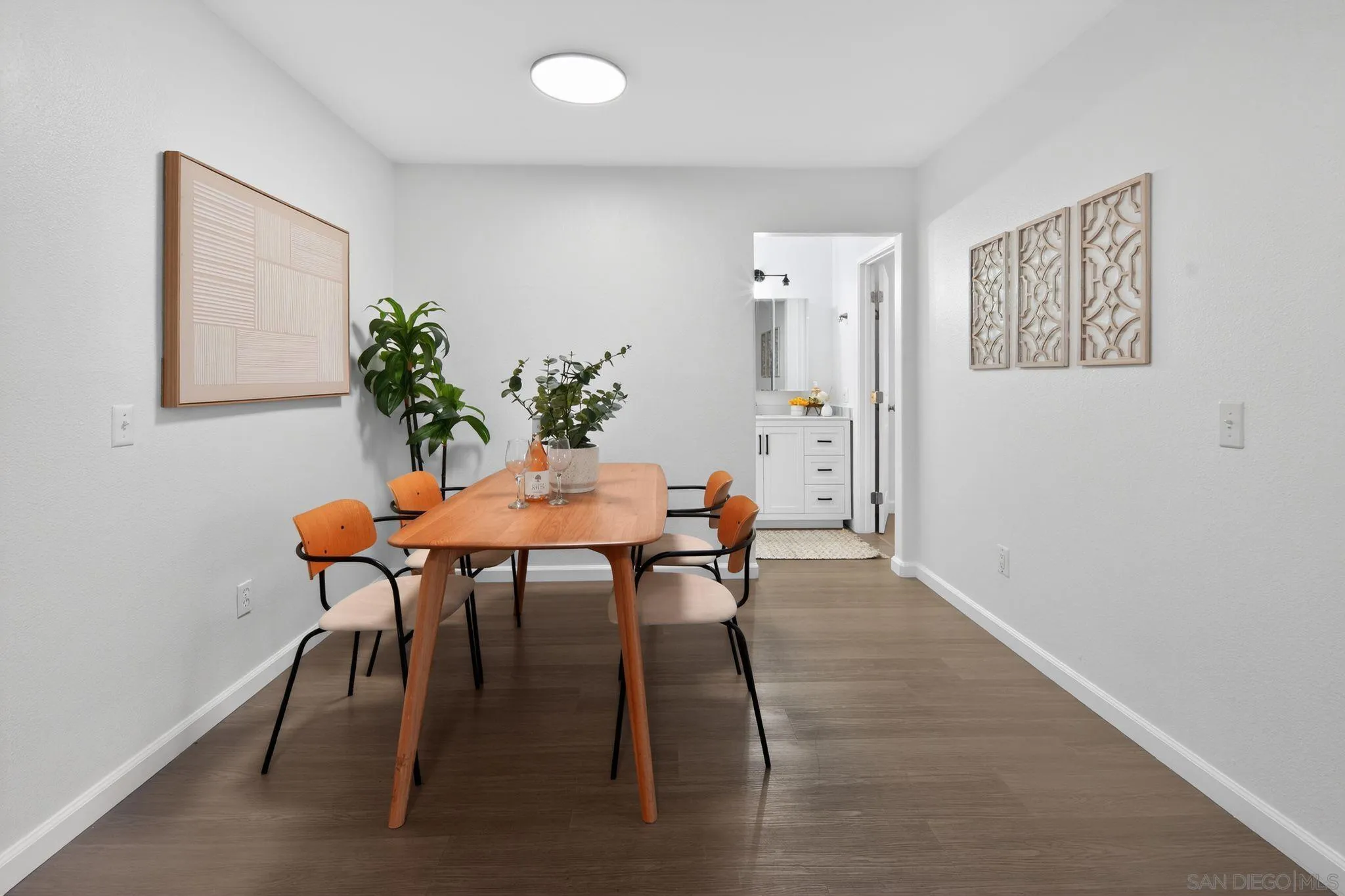 Photo #8: 260008257 Listing: Photo #8