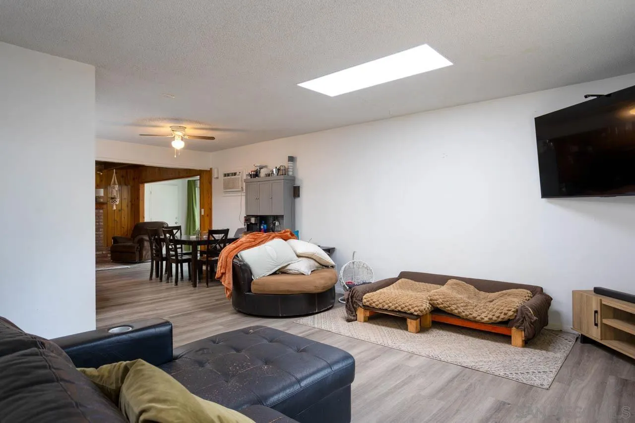 https://cdn.realtyfeed.com/cdn/127/260008258/03fe29e327bf53883a3f8c2033be7e8f.webp