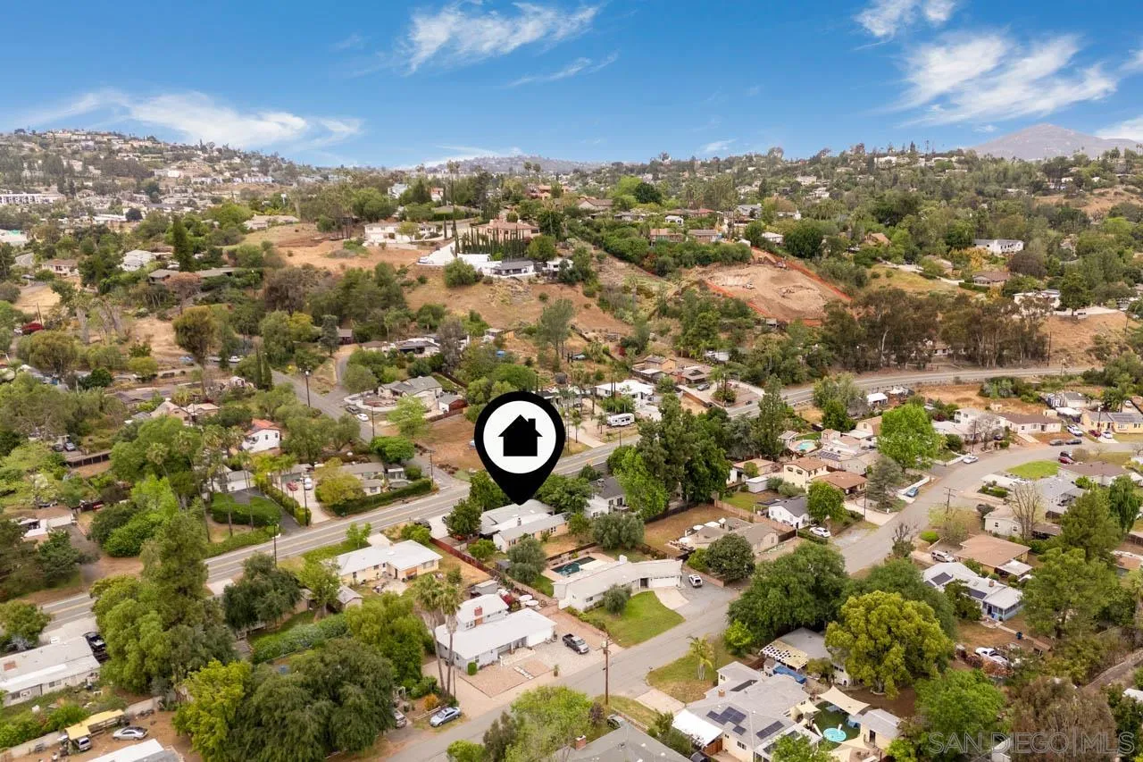 https://cdn.realtyfeed.com/cdn/127/260008258/3203c39120a3b2b5c3557e797956909c.webp