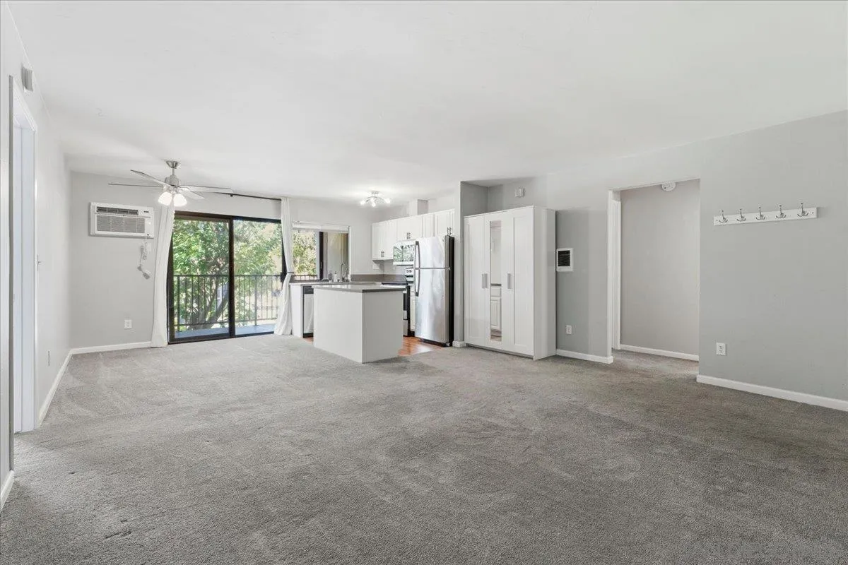 Photo #4: 260008261 Listing: Photo #4