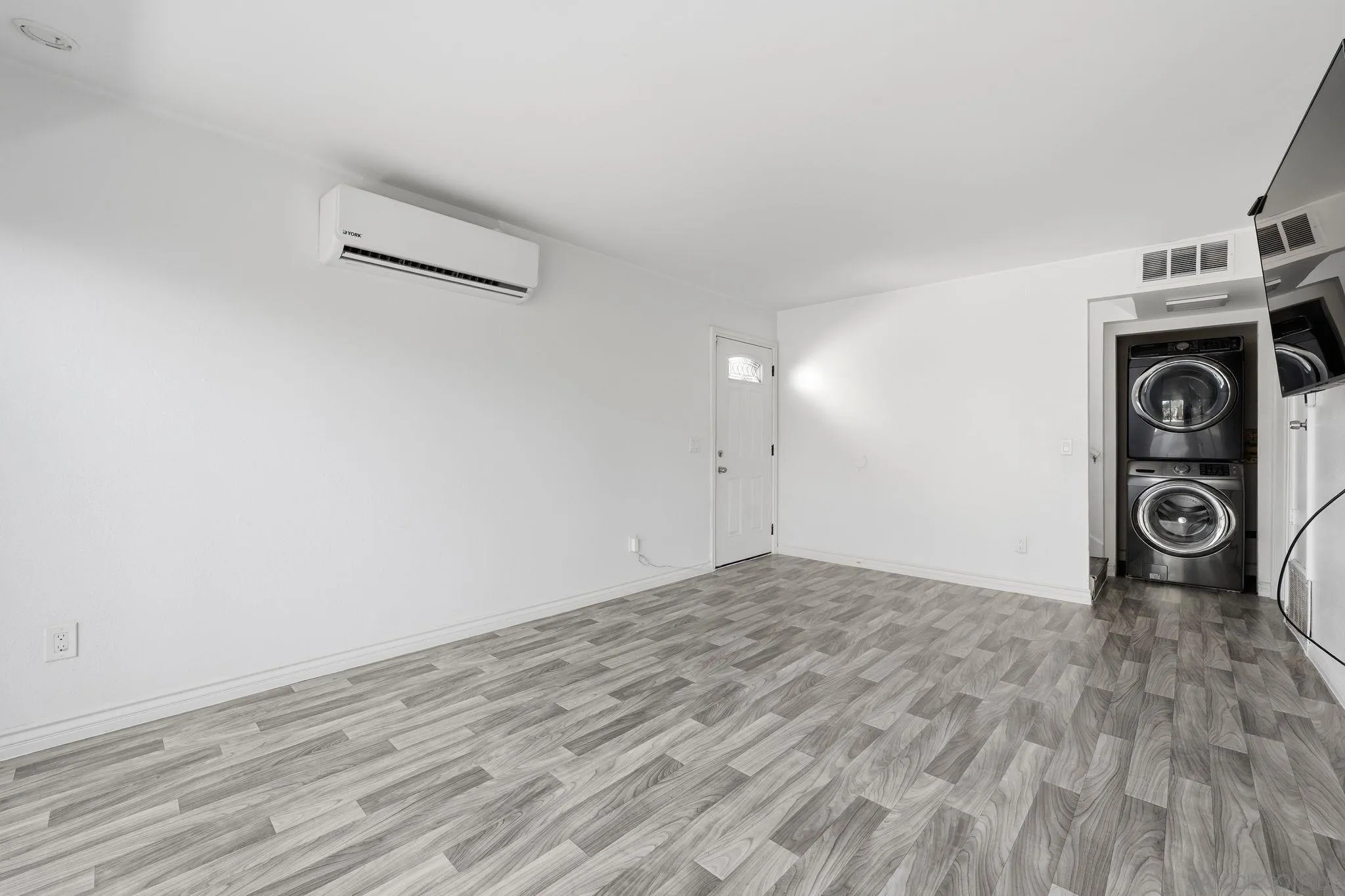 Photo #28: 260008262 Listing: Photo #28