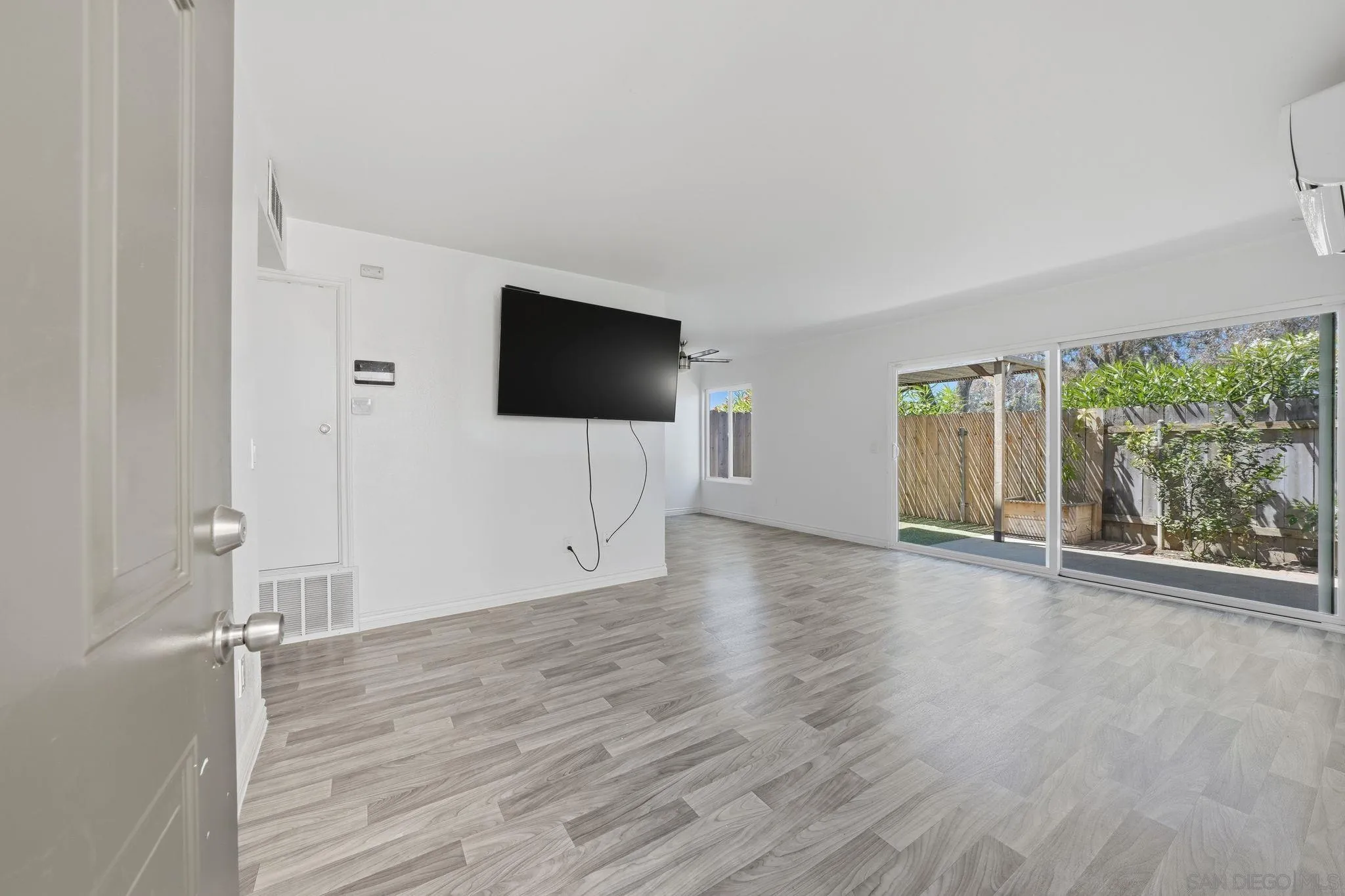 Photo #11: 260008262 Listing: Photo #11