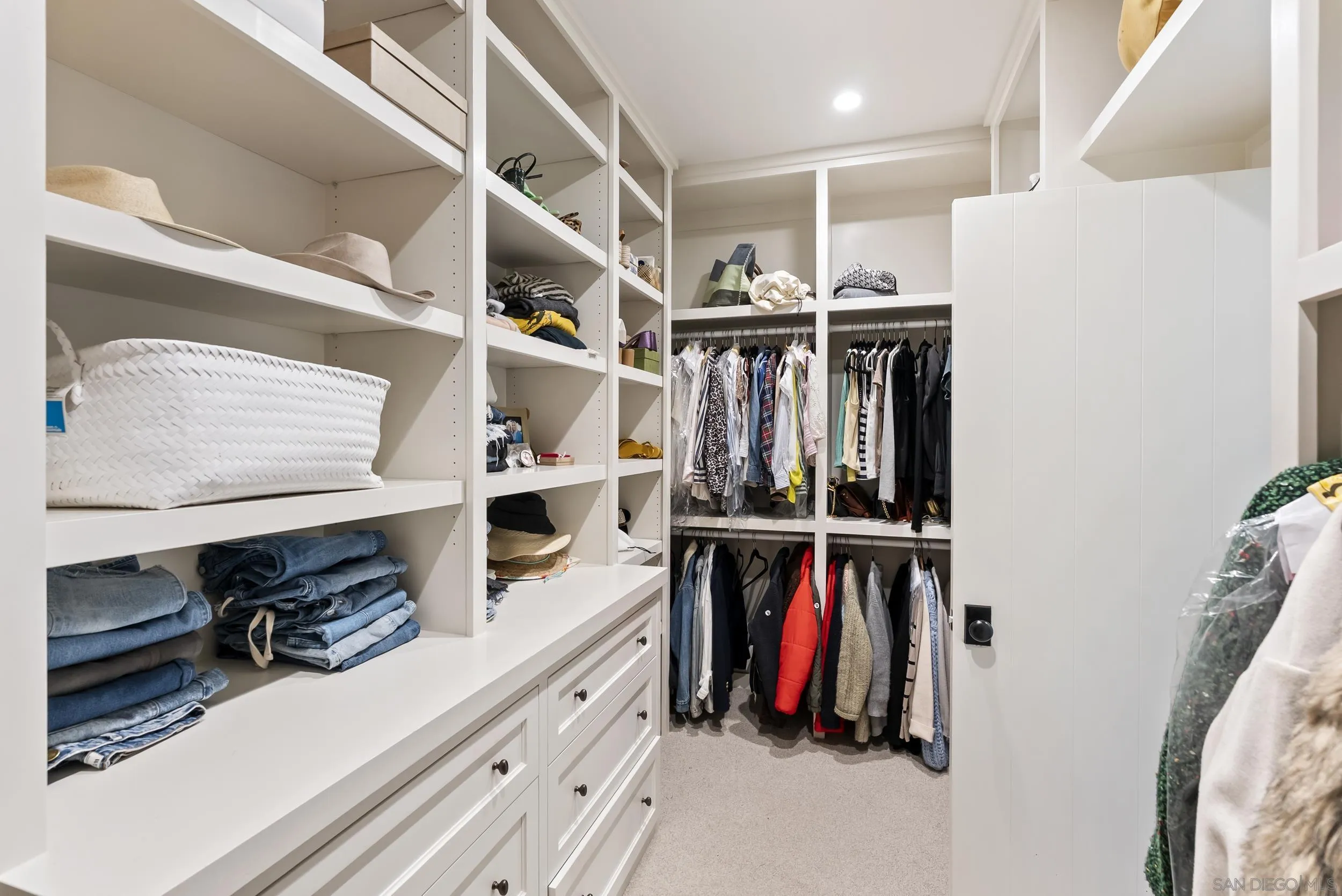 https://cdn.realtyfeed.com/cdn/127/260008263/11ce8b26048e12408d8e63e07ffc2105.webp