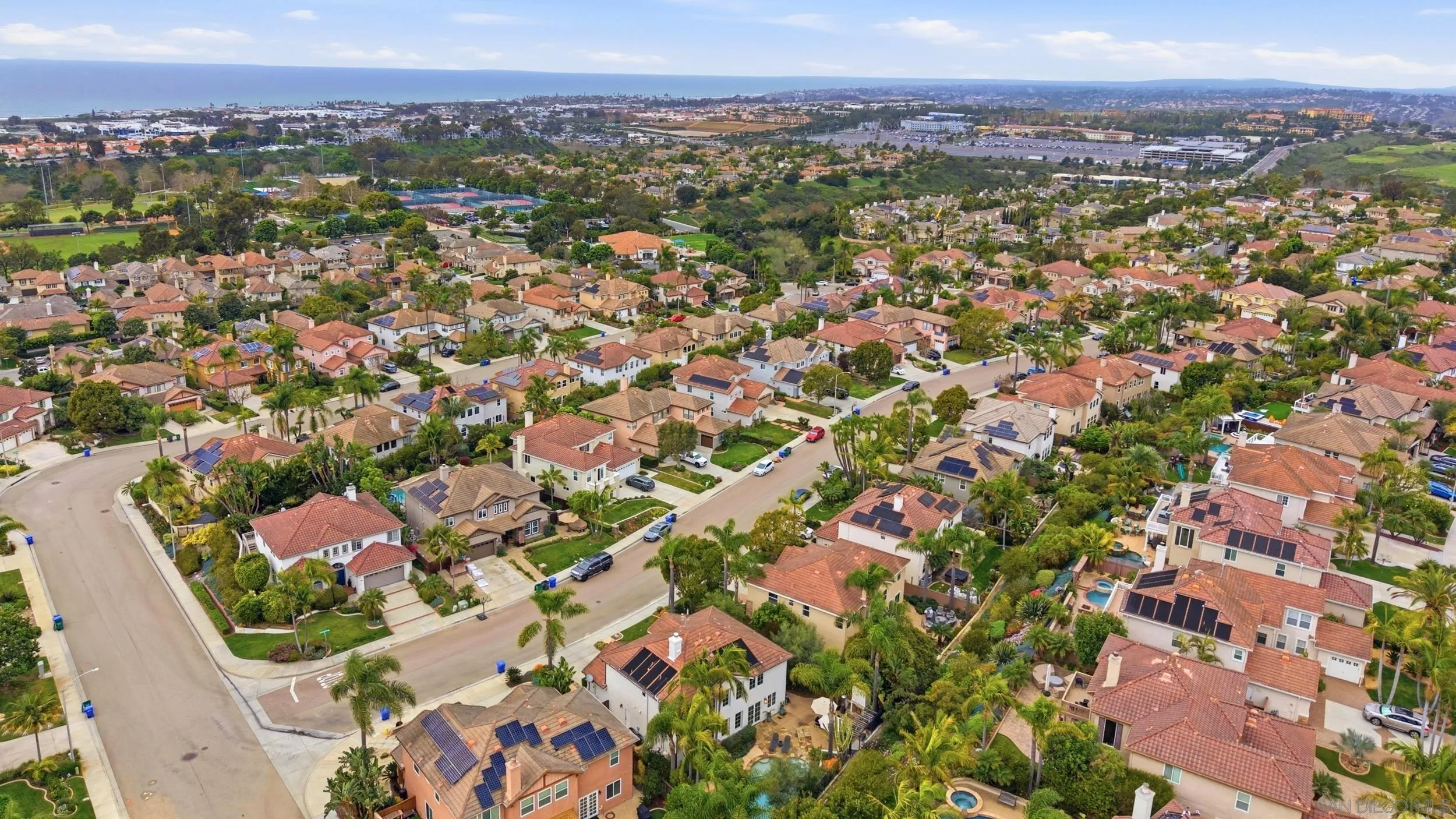 https://cdn.realtyfeed.com/cdn/127/260008263/49c5b1e5e13b9792c86dd409e155d44b.webp